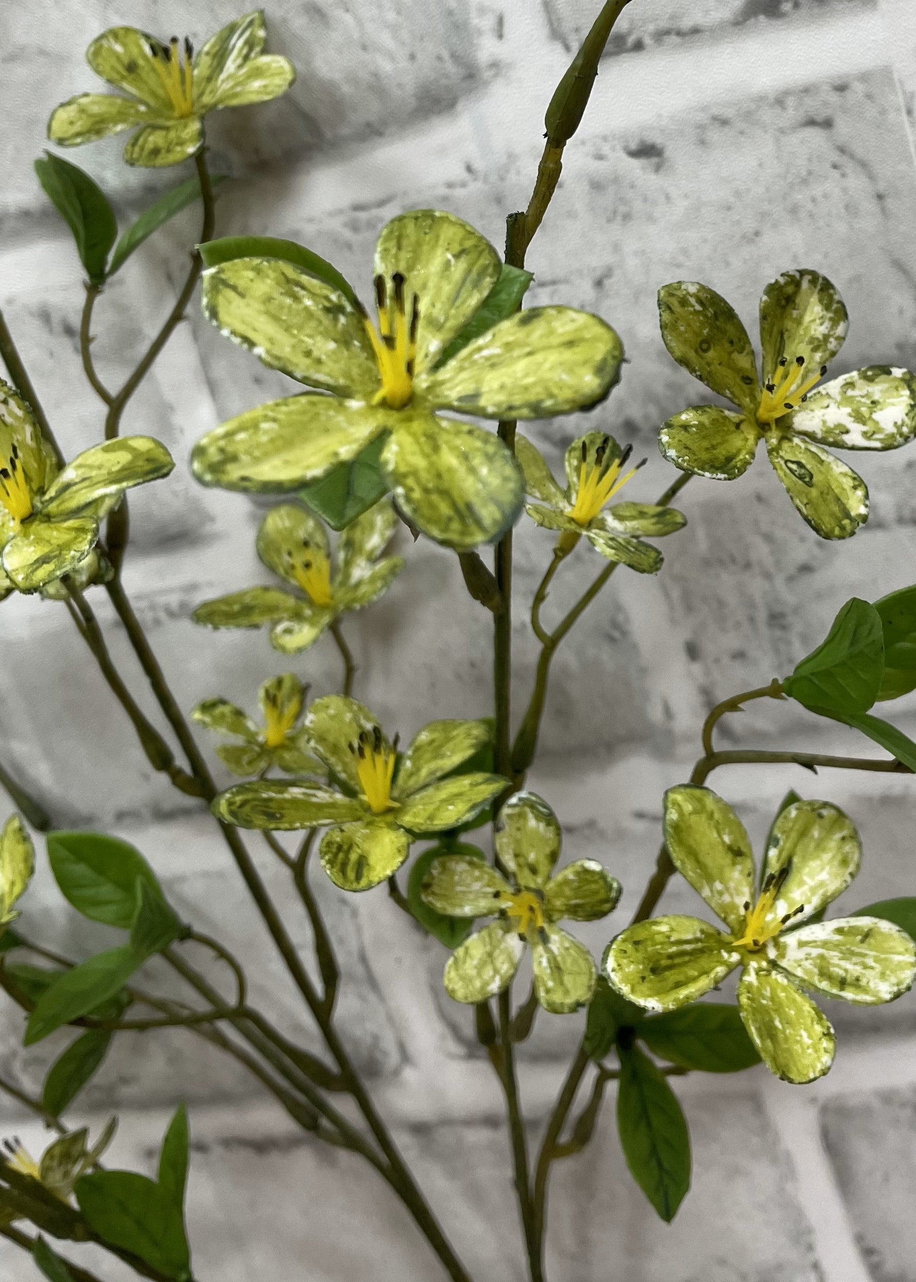 ITEM 01011 GR - 27" GREEN PLUM FLOWER STEM