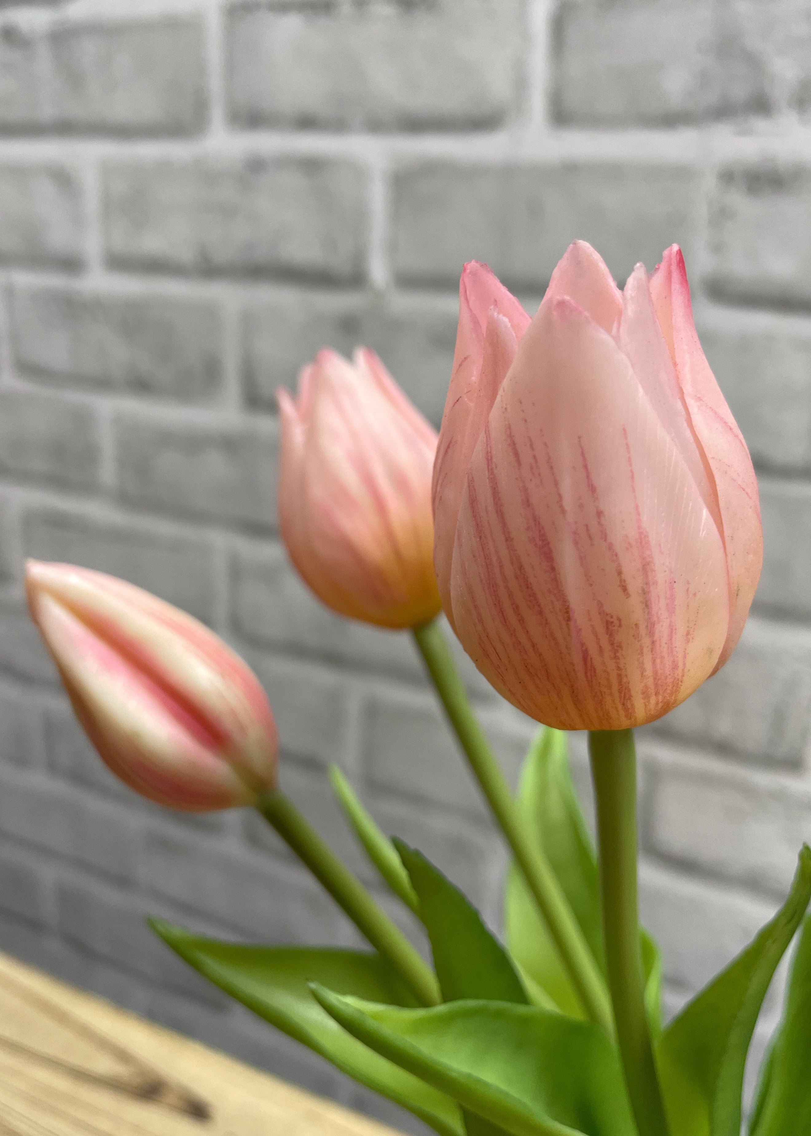 ITEM 10187 PK(AUGUST) - 10" FRESH TOUCH MINI WILD PINK TULIP BUNDLE (3 FLOWERS & 2 BUDS TO A BUNDLE)