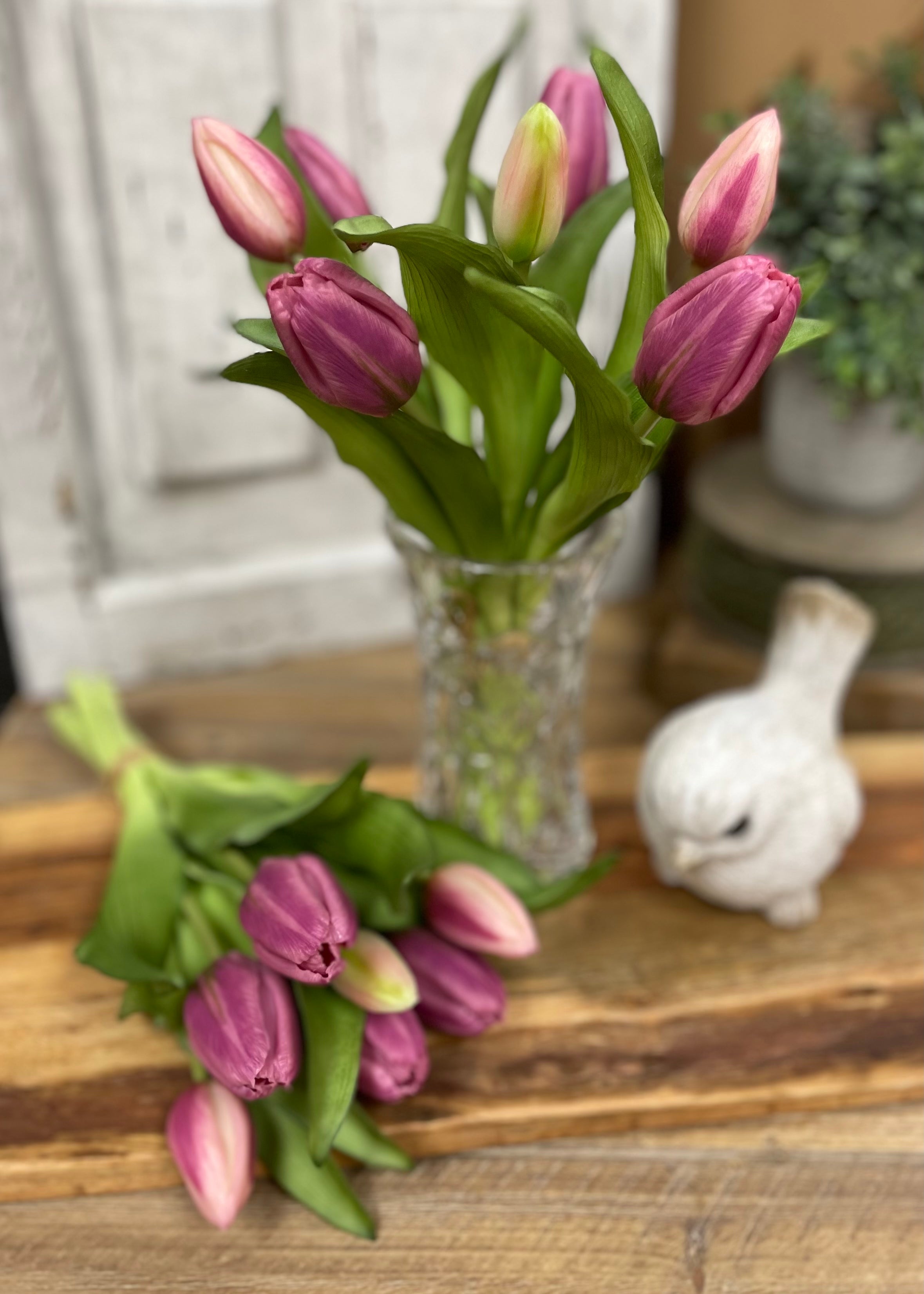 ITEM 10194 LTPLUM(AVAILABLE) - 12" FRESH TOUCH LIGHT PLUM FORMOSA TULIP BUNDLE (4 FLOWERS & 3 BUDS TO A BUNDLE)