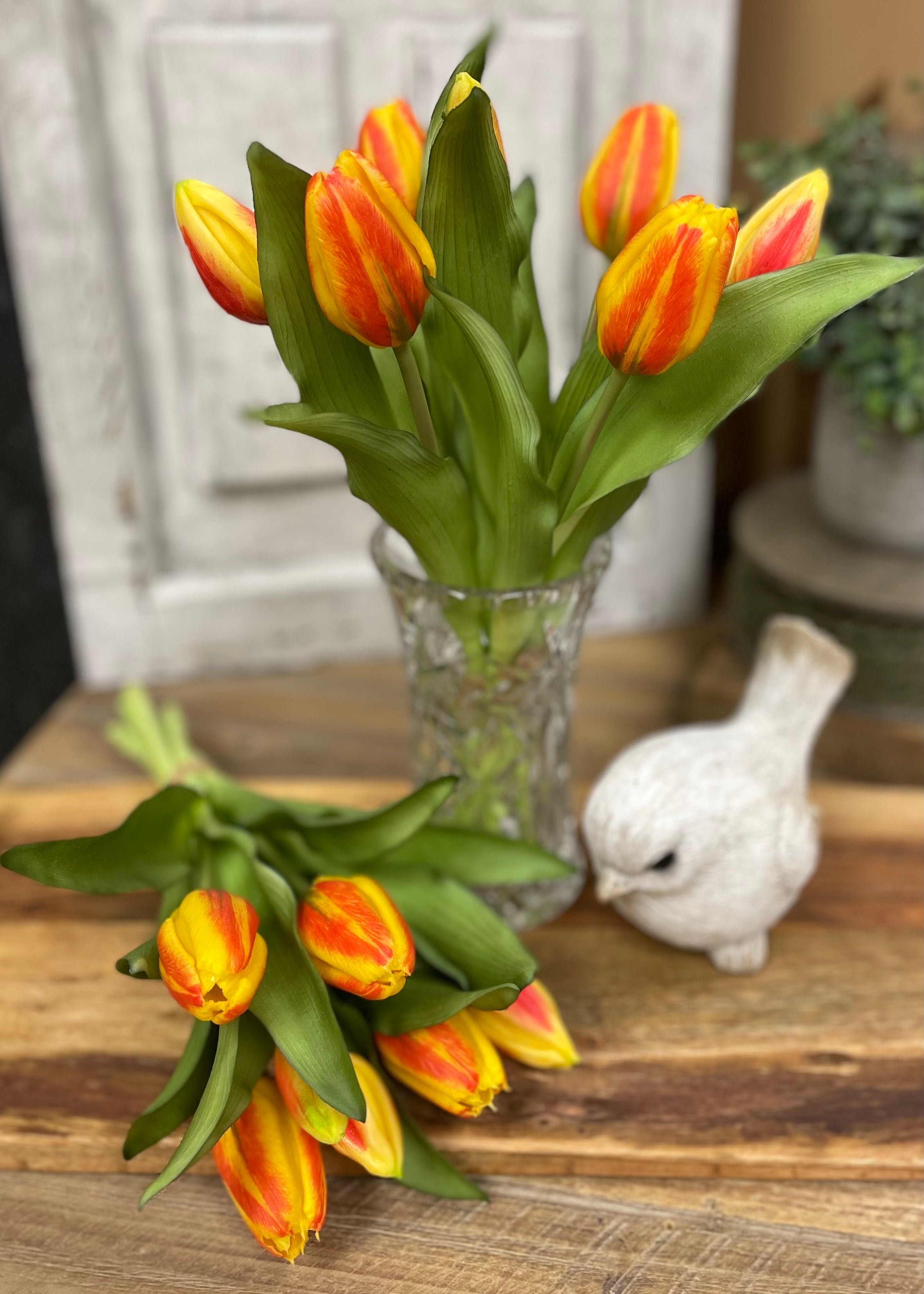 ITEM 10194 O(AVAILABLE) - 12" FRESH TOUCH ORANGE FORMOSA TULIP BUNDLE (4 FLOWERS & 3 BUDS TO A BUNDLE)