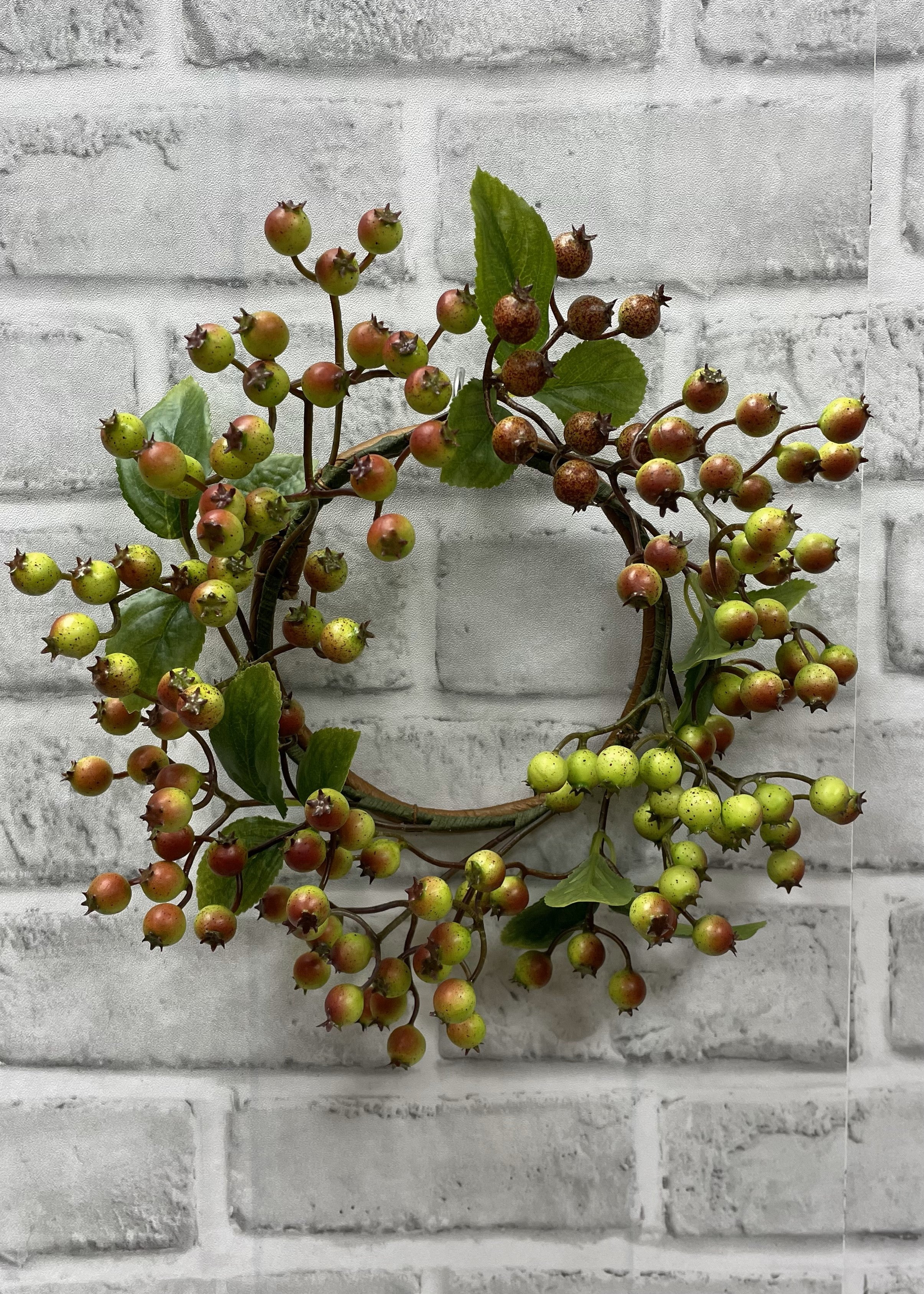 ITEM 12284 - 4.5" INSIDE DIM, 9" OUTSIDE DIM GREEN FALL BERRY CANDLE RING
