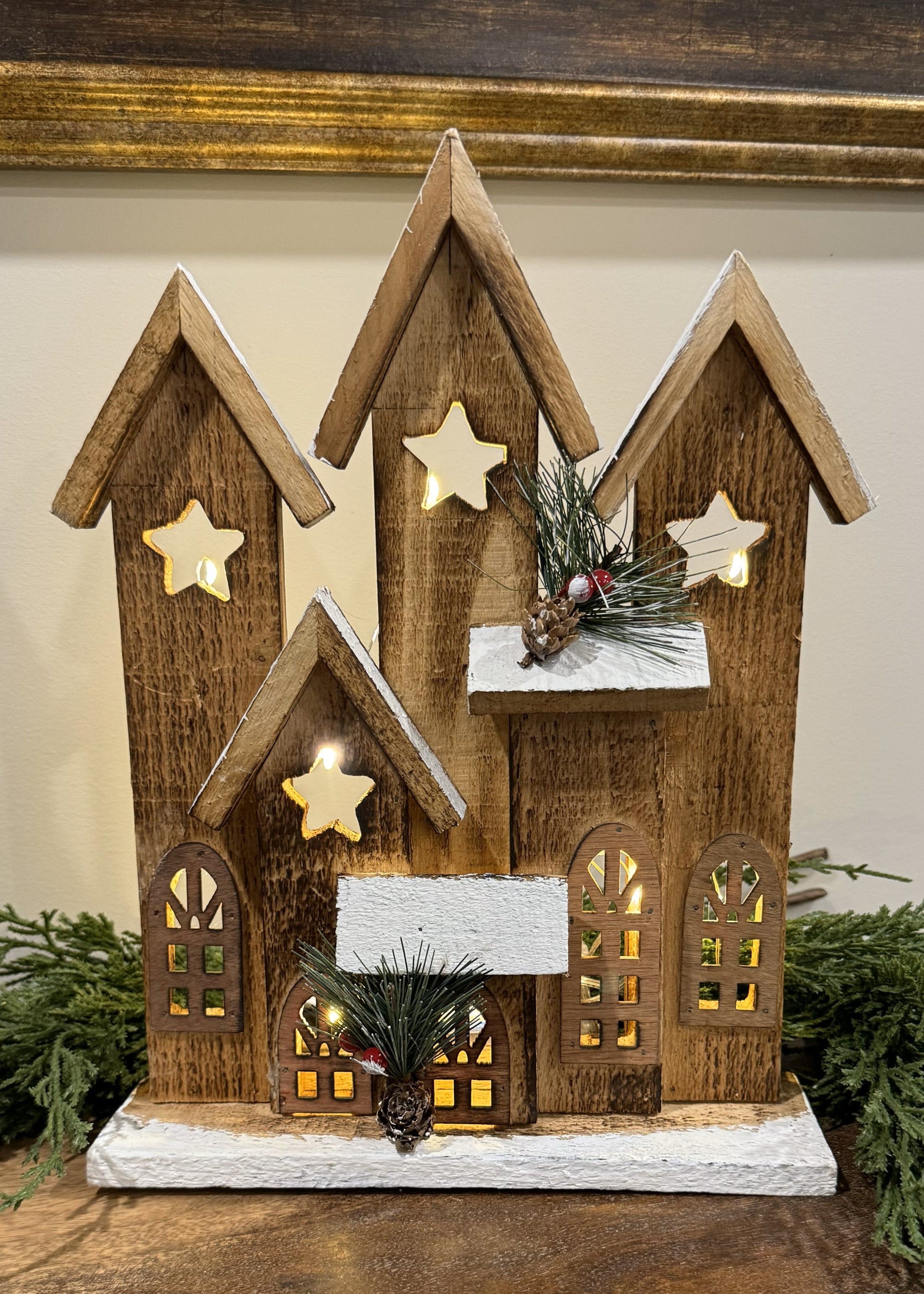 ITEM 1677 - 9" X 2.75" X 12" LED NATURAL WOODEN STAR TOWNHOUSE W/TIMER