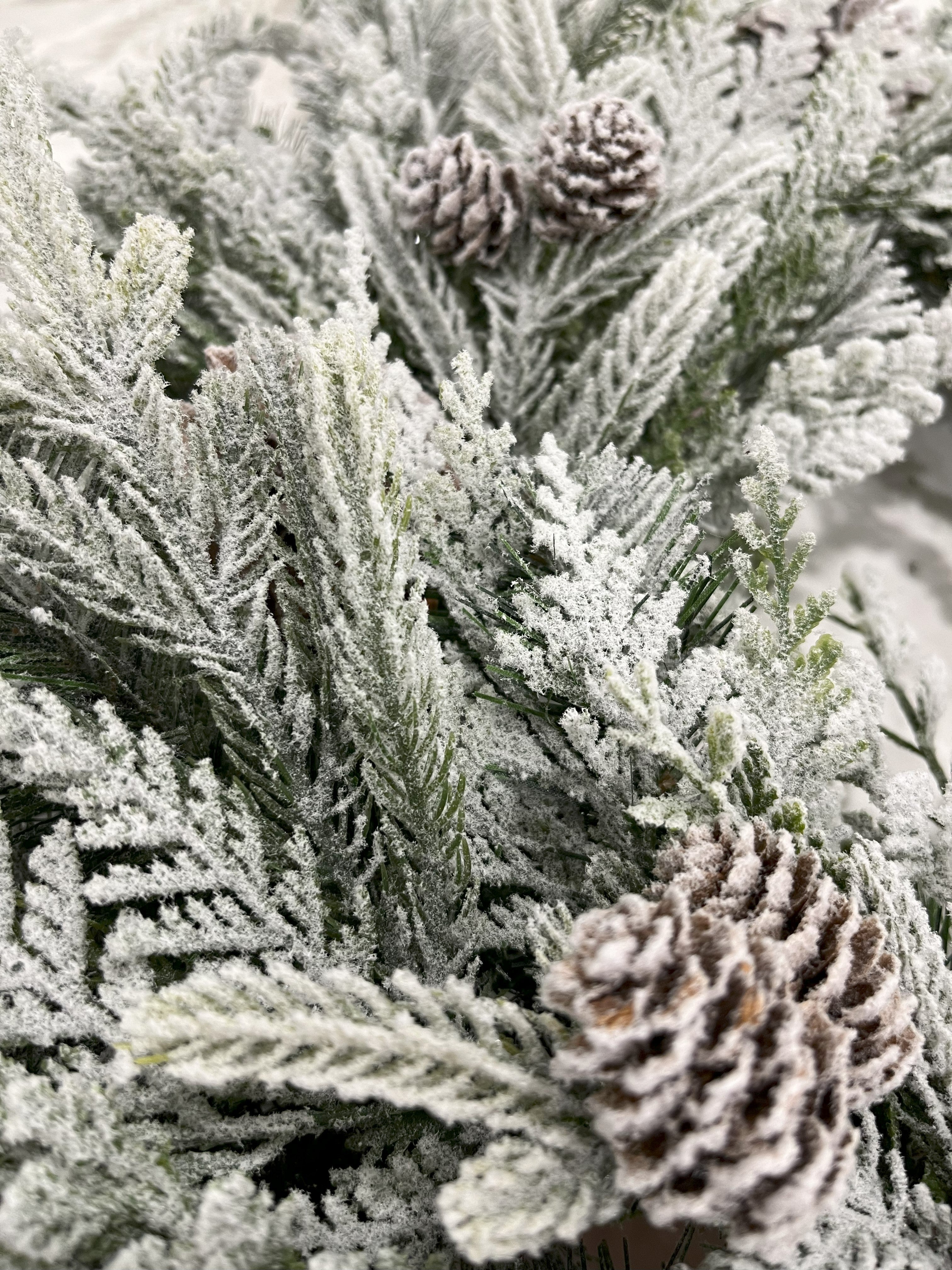ITEM 81767 - 12" IN DIM, 24" OUT DIM, WINTER SNOWY MIXED DOUGLAS FIR AND CEDAR WREATH