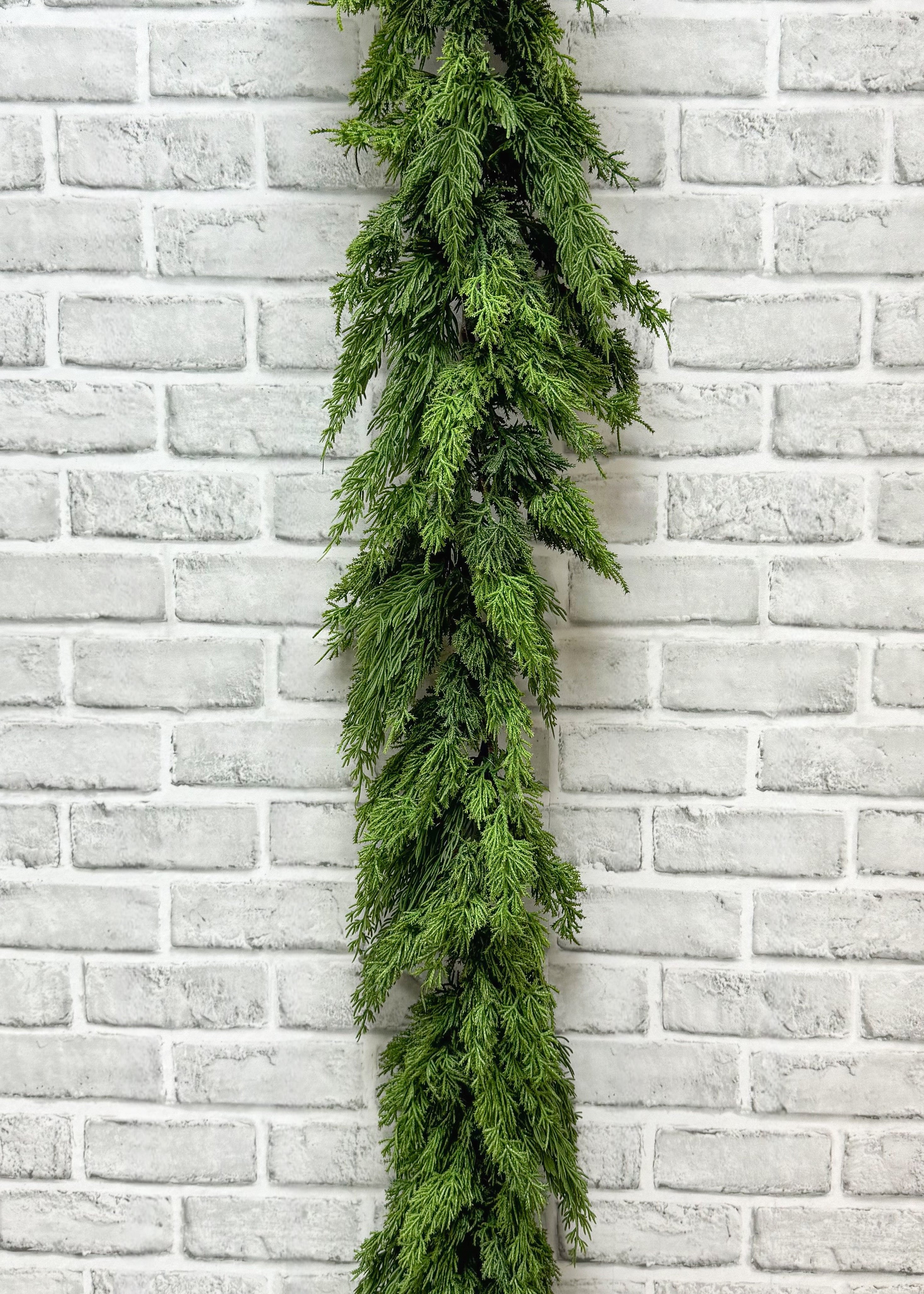 ITEM 81884 - 60" FRESH TOUCH JUNIPER & CYPRESS GARLAND