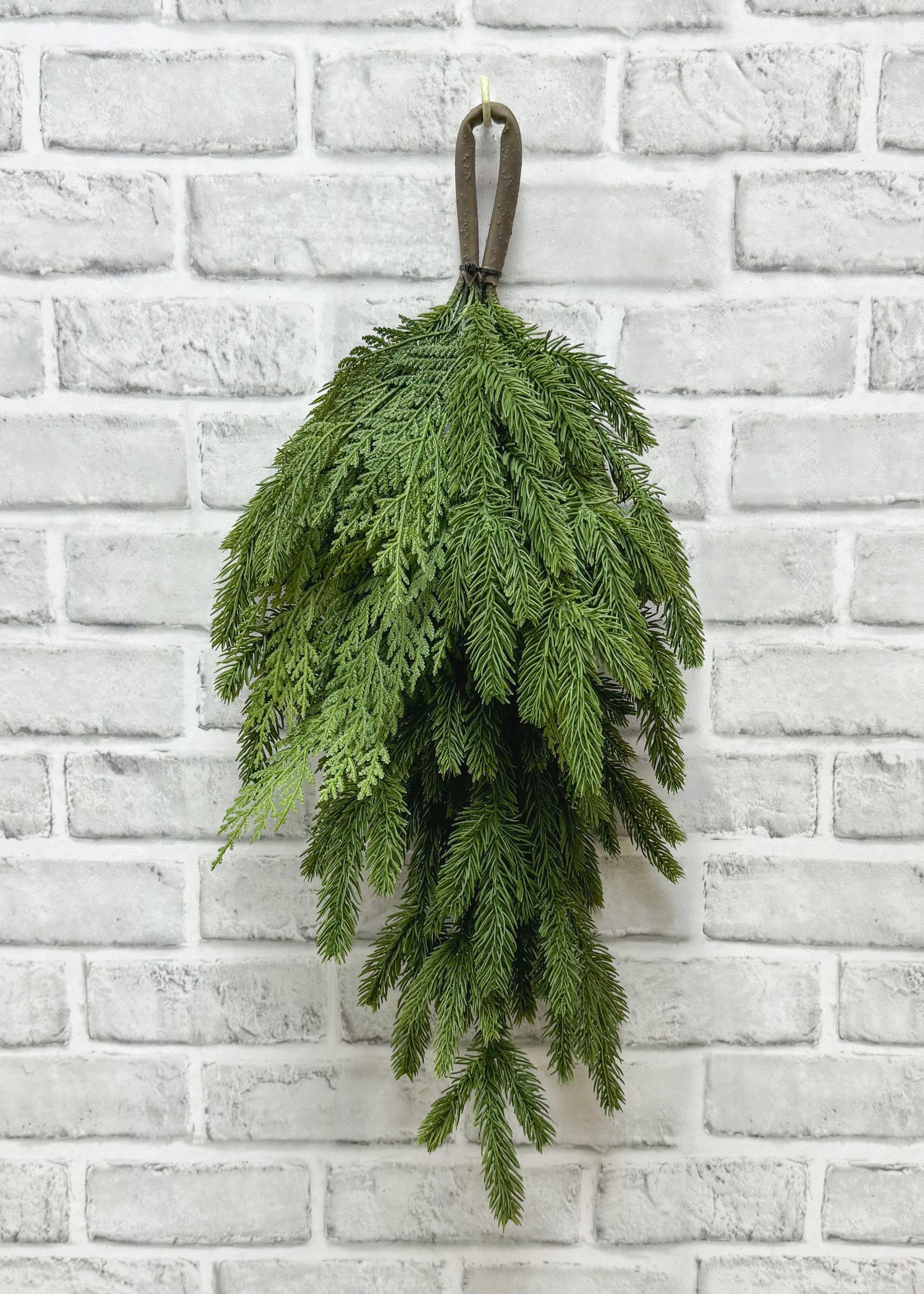 ITEM 81900 - 22" FRESH TOUCH SPRUCE AND CEDAR TEADROP