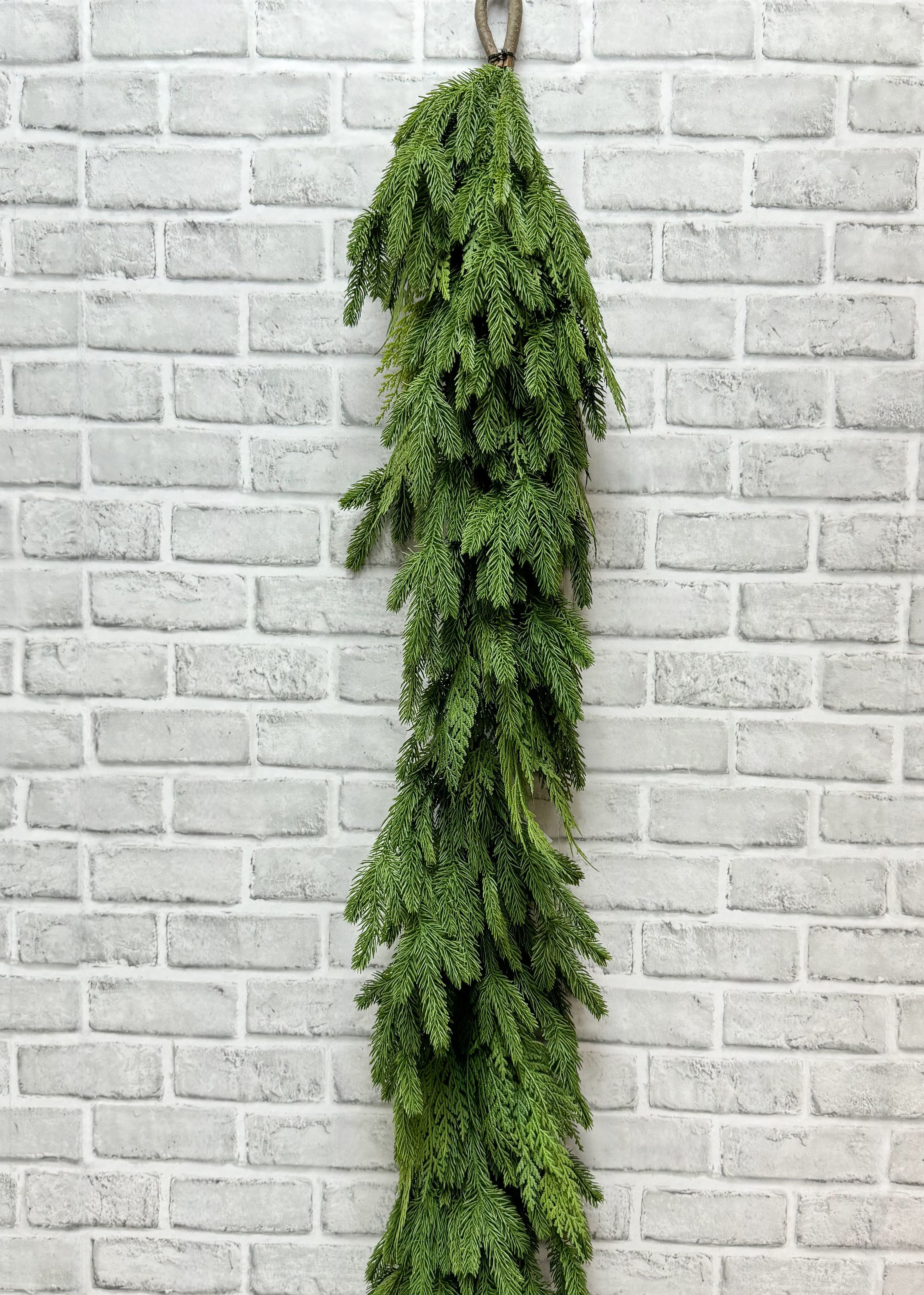 ITEM 81901 - 72" FRESH TOUCH SPRUCE & CEDAR GARLAND