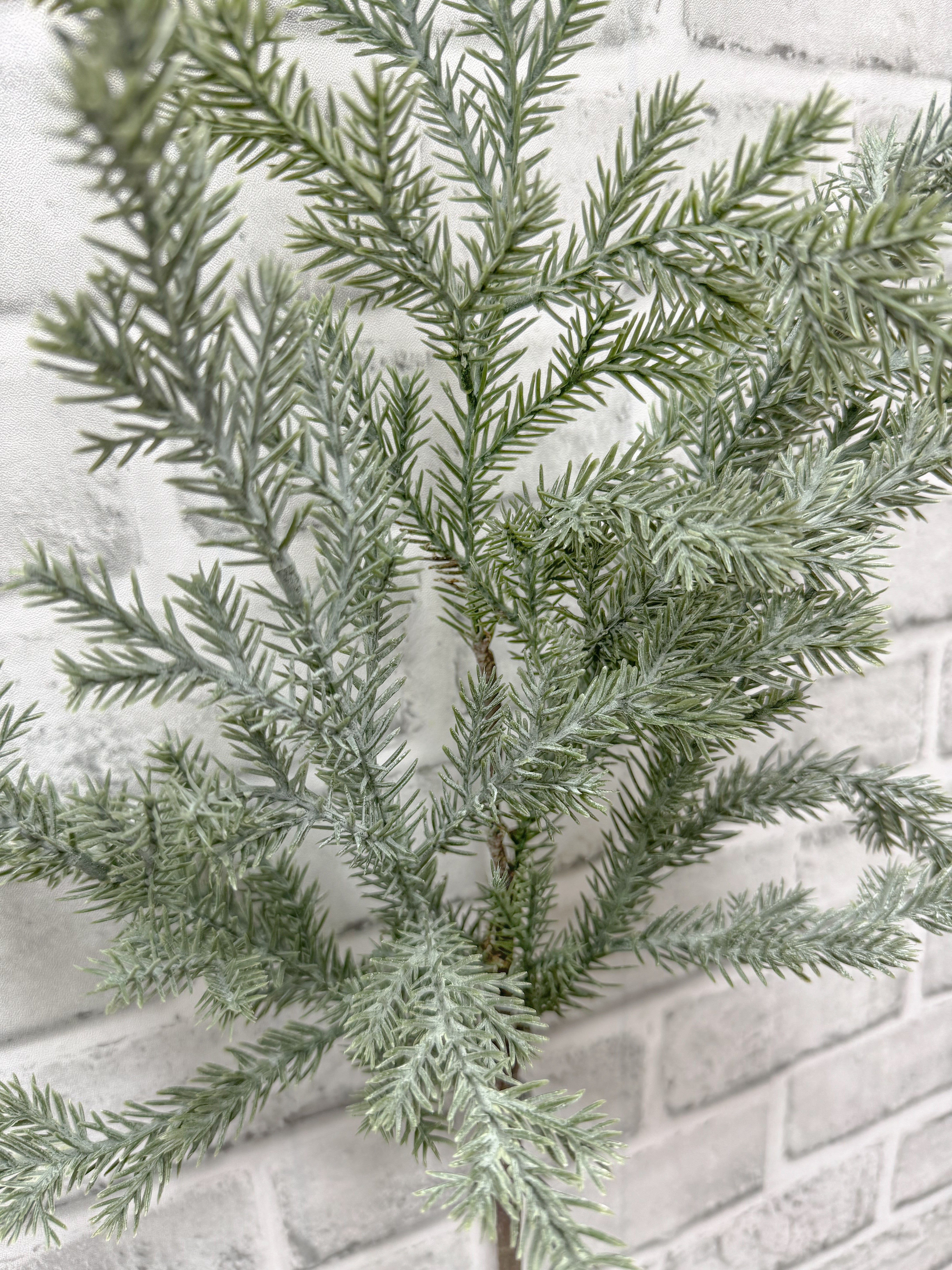 ITEM 81952 - 24" FRESH TOUCH BLUE SPRUCE SPRAY