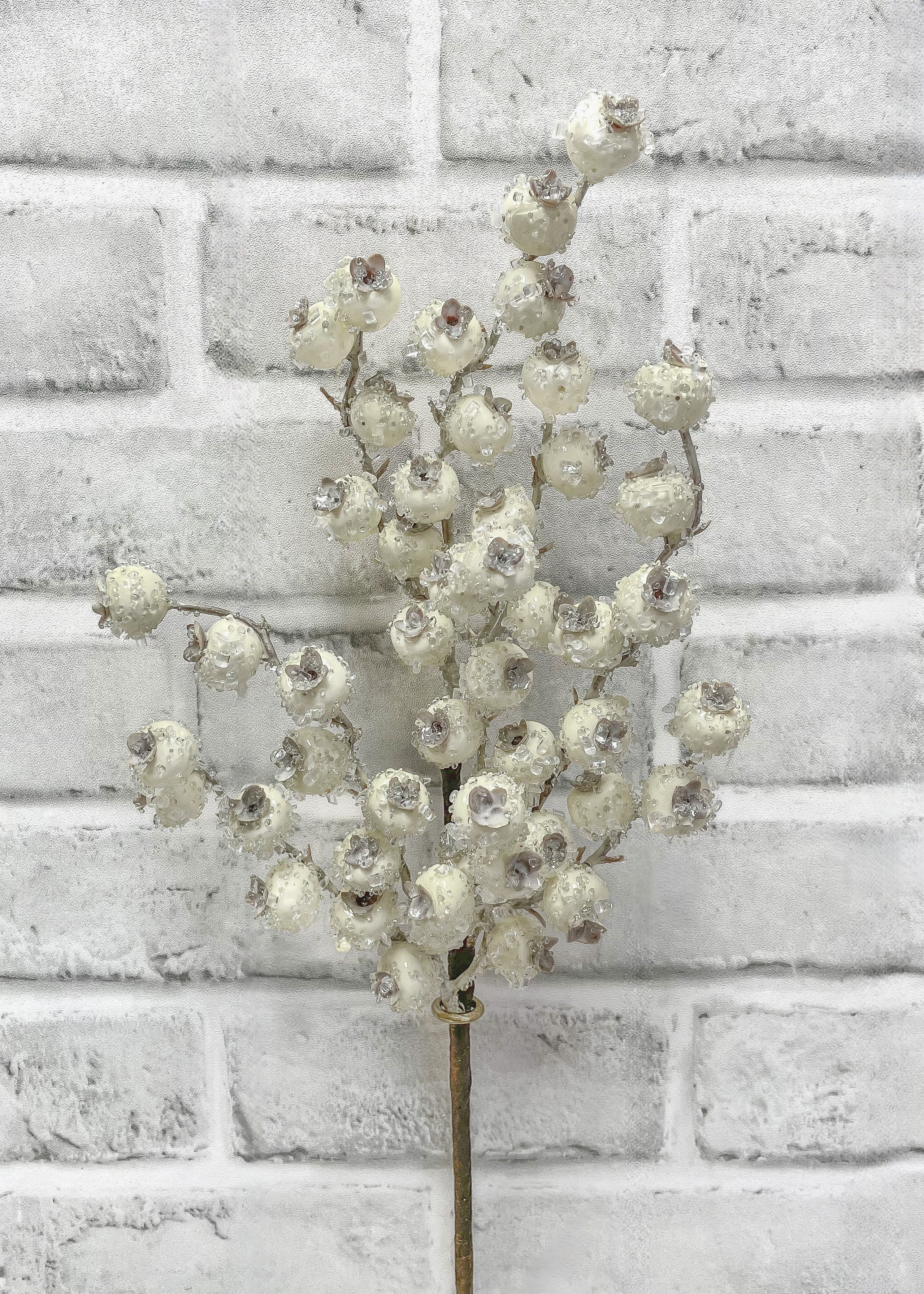 ITEM 81981 CM - 17" WEATHER RESISTANT CREAM ICED BERRIES SPRAY
