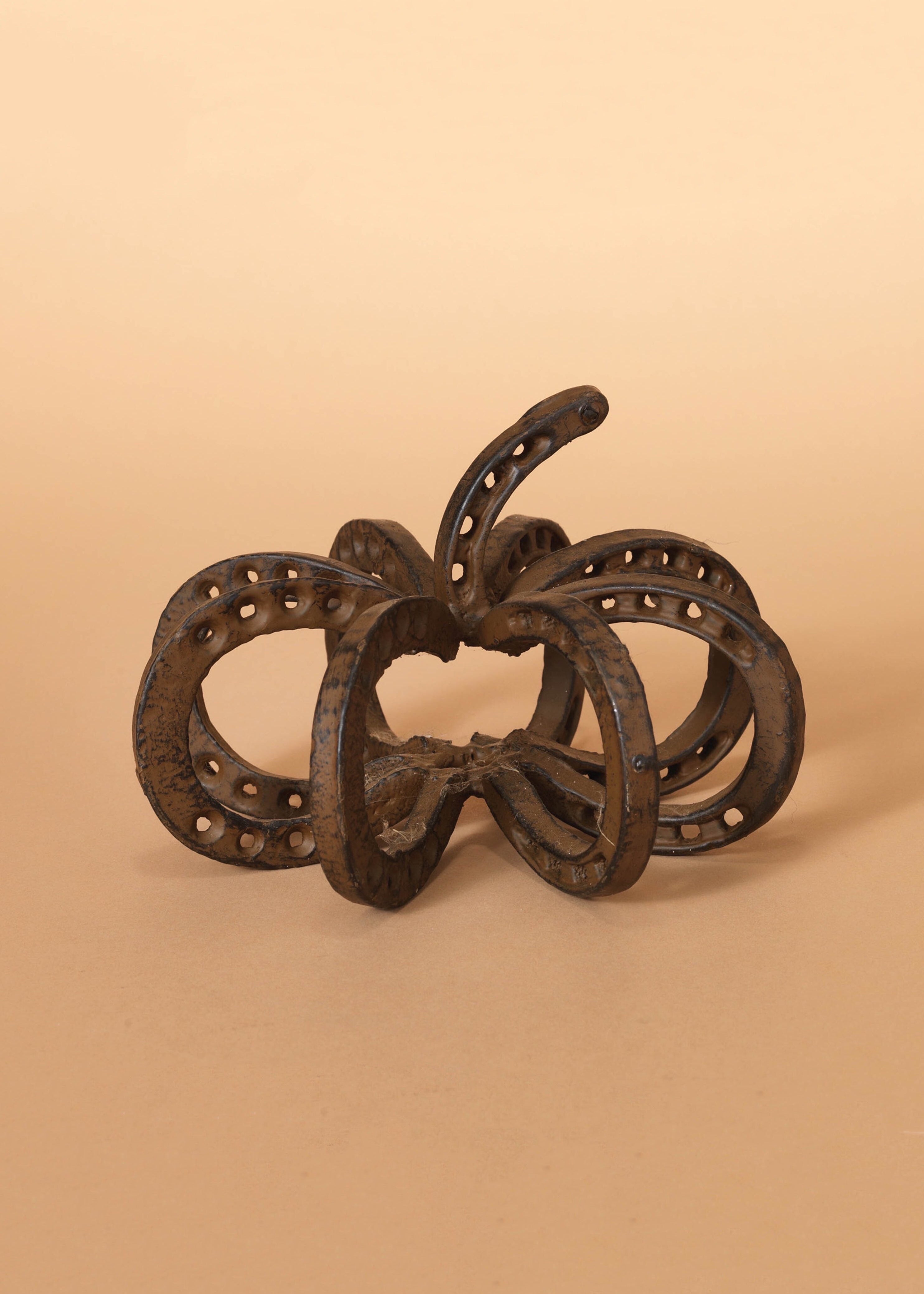 ITEM G2349650 - 6.5"D METAL HORSESHOE PUMPKIN