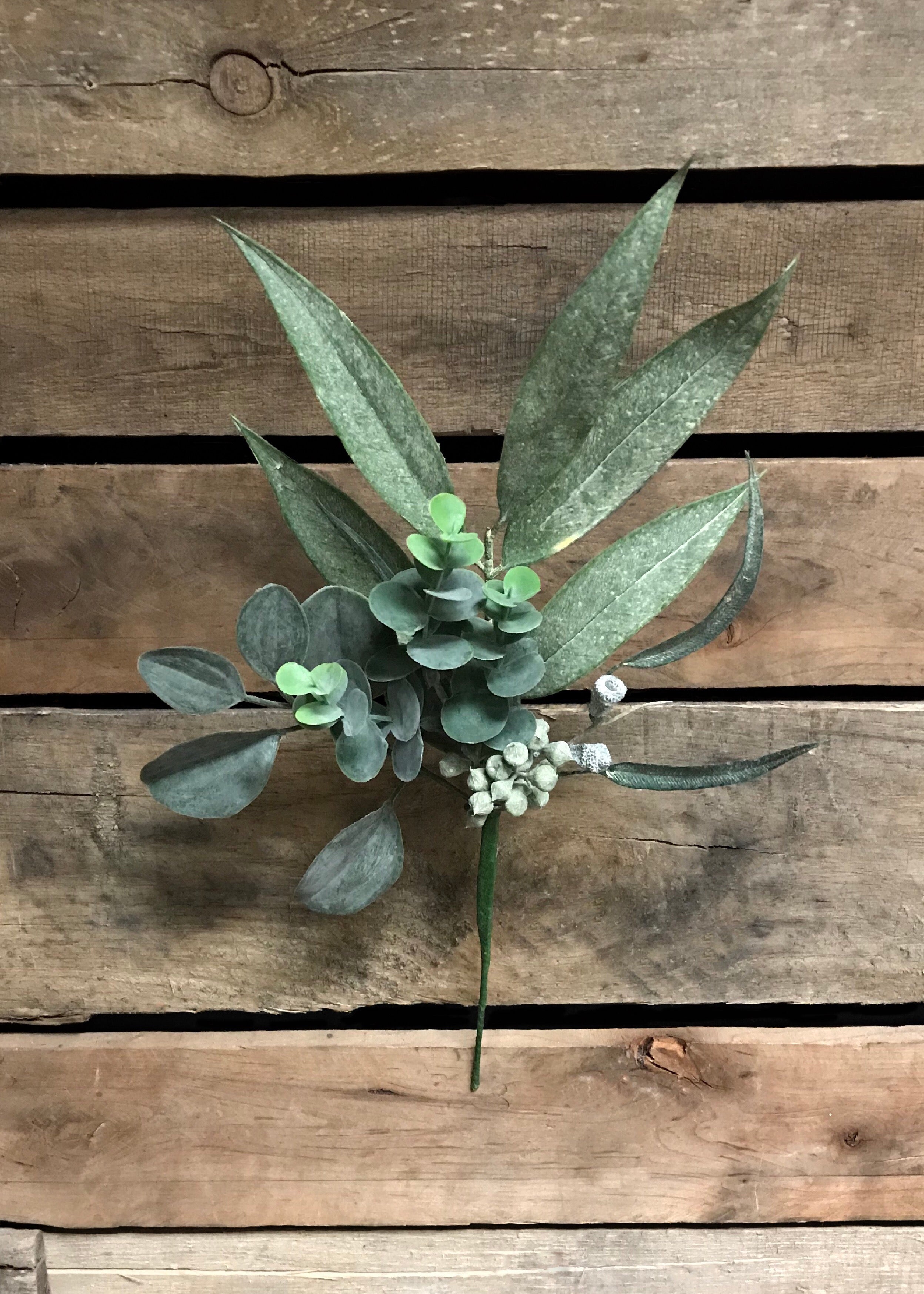 ITEM 11392 - 16" PLASTIC MIXED EUCALYPTUS, BERRY AND LEAF SPRAY