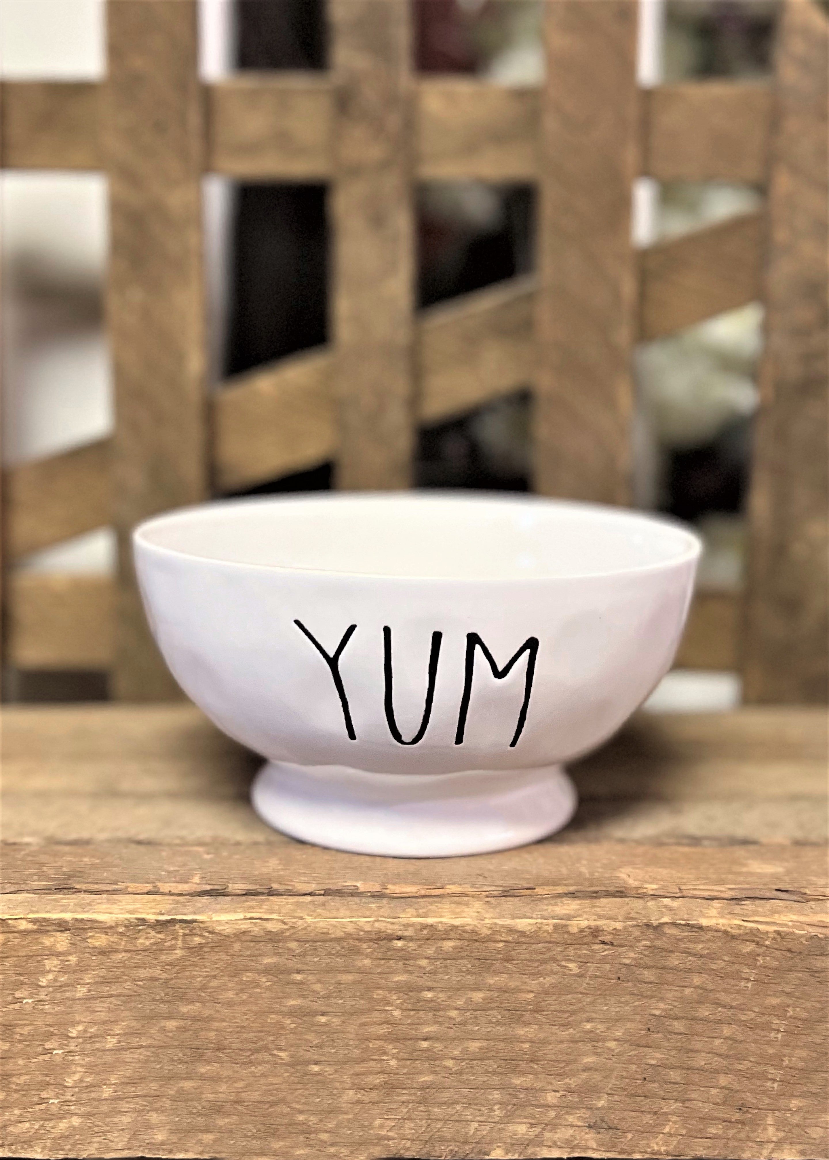 ITEM 65634 - CERAMIC FARMHOUSE MODERN FOOTED "YUM" BOWL
