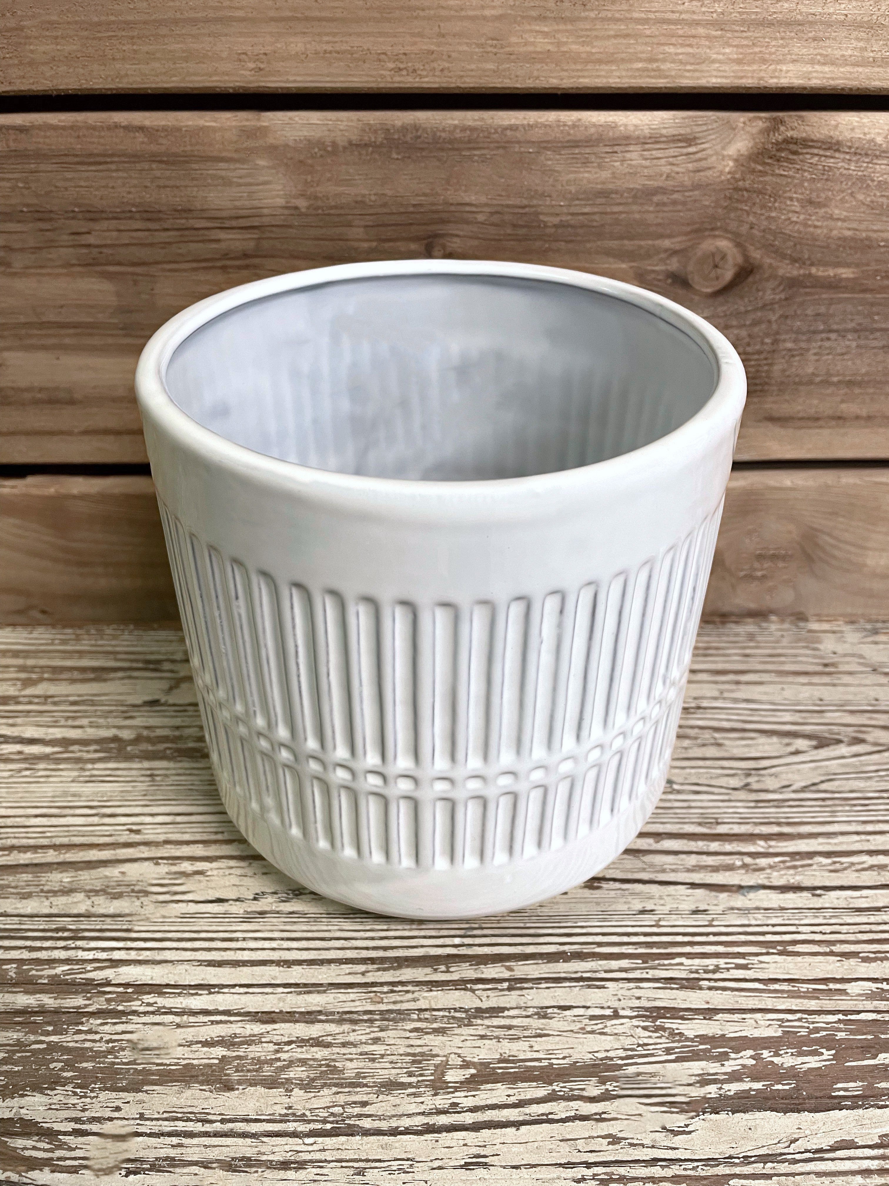 ITEM 65847 - 6"X6.25" LT GREY CERAMIC MODERN BOHO PLANTER GREY