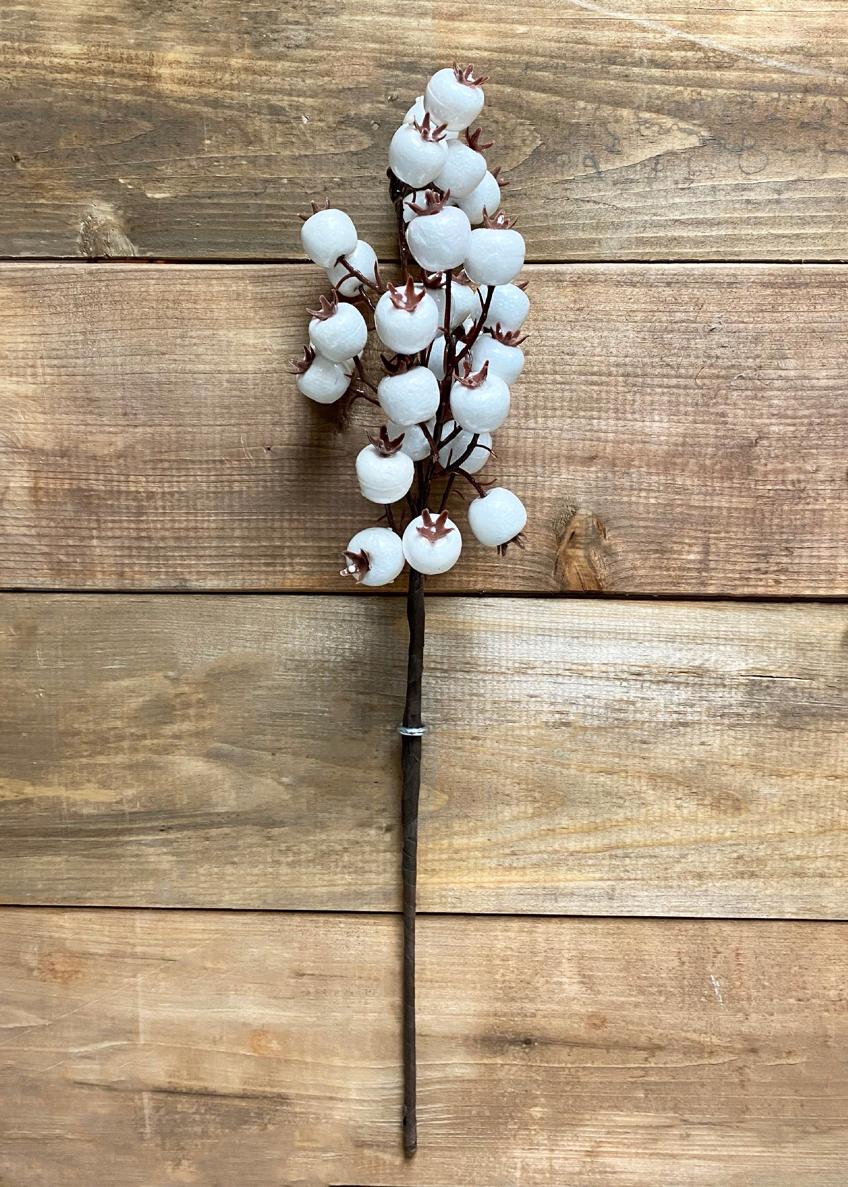 ITEM 81237 W - 17" OUTDOOR WHITE BERRY SPRAY