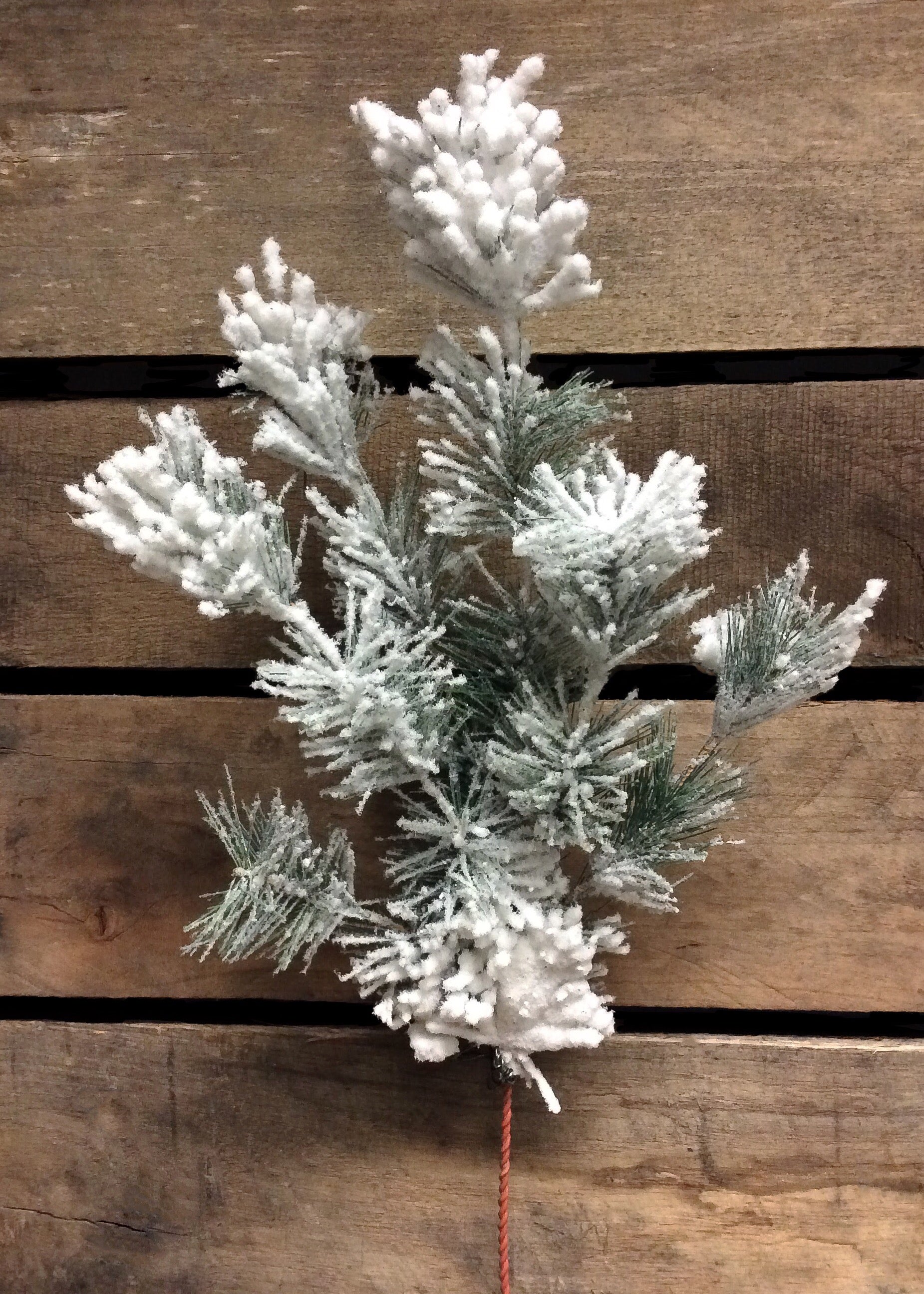 ITEM 81337 - 17" SNOWED SPLIT PINE SPRAY X 6