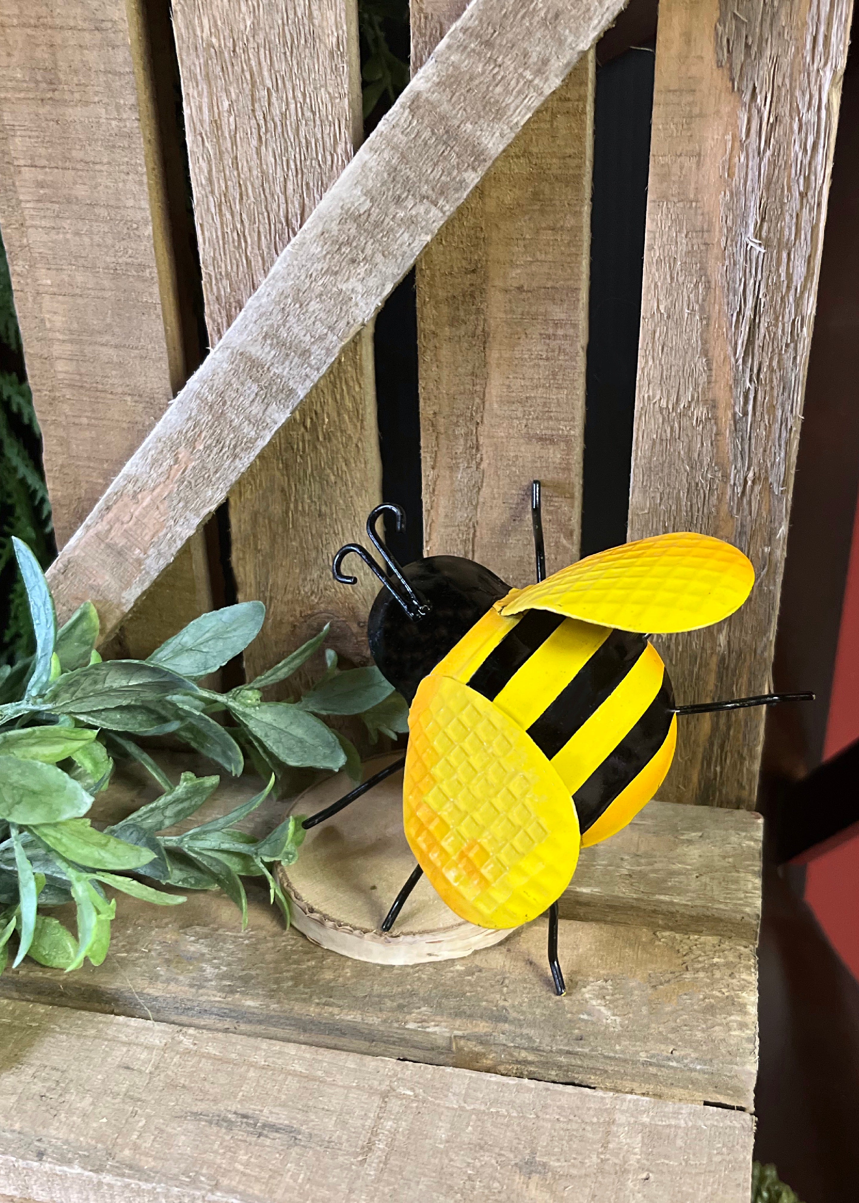 ITEM KOP 15382 - 3.5"X3.5" METAL BEE DECOR