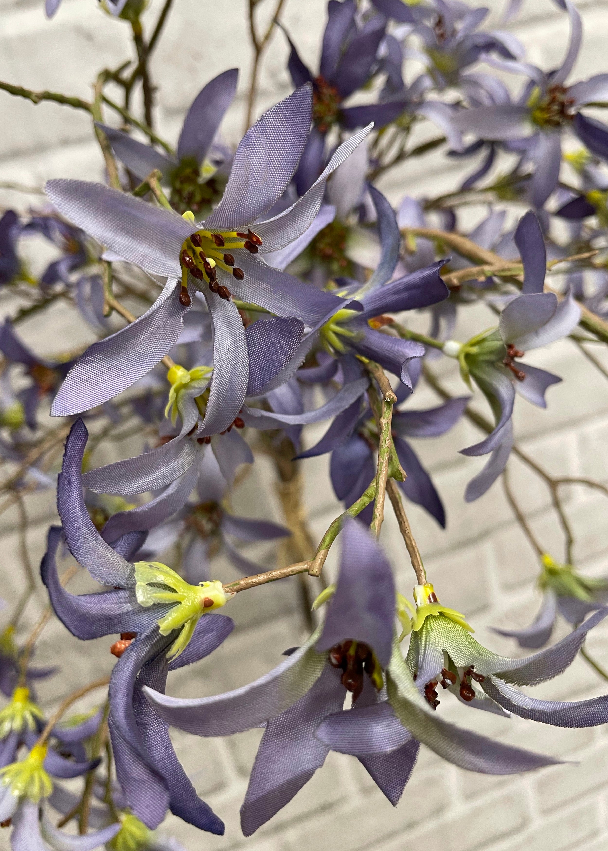 ITEM 00994 LV - 21" LAVENDER FORSYTHIA BUNDLE X 3