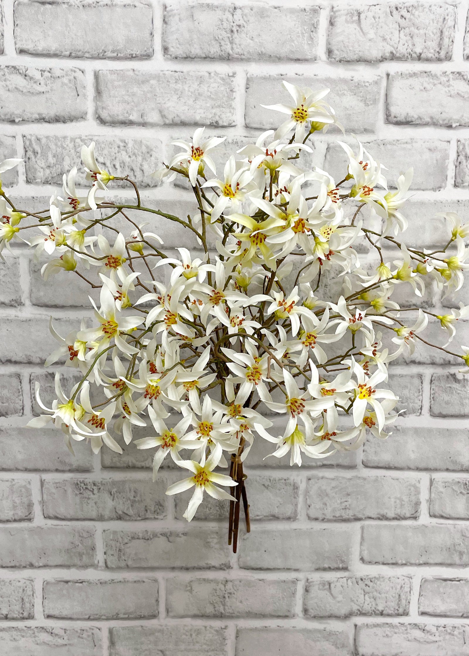 ITEM 00994 W - 21" WHITE FORSYTHIA BUNDLE X 3