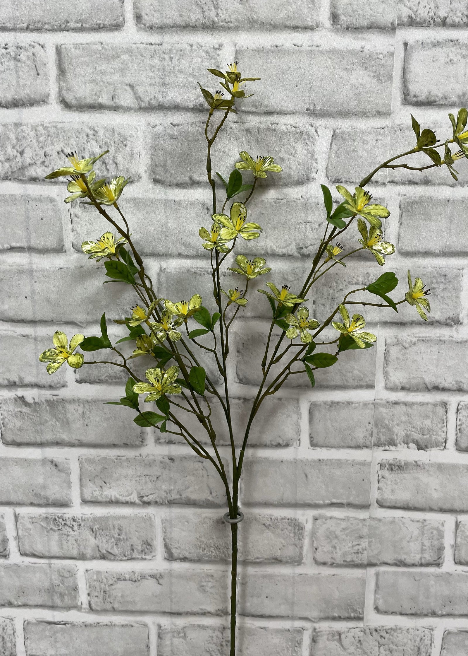 ITEM 01011 GR - 27" GREEN PLUM FLOWER STEM