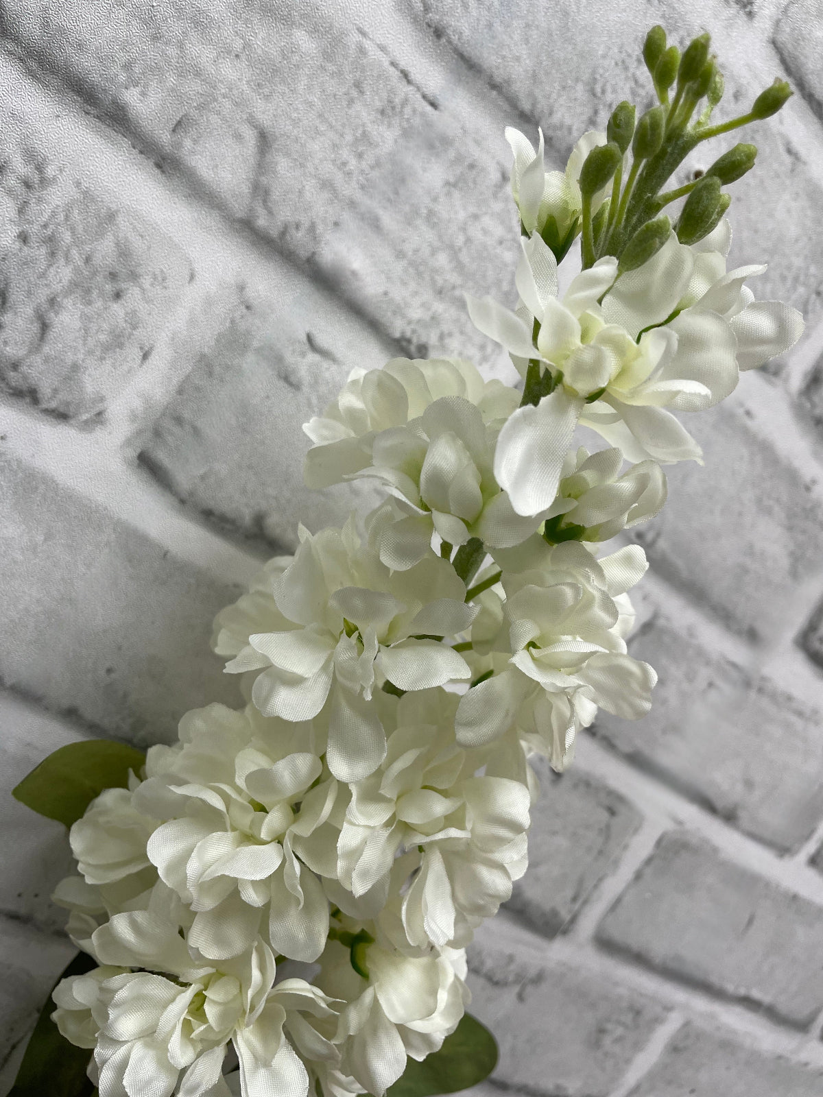 ITEM 01030 W - 31.5" WHITE STOCK FLOWER