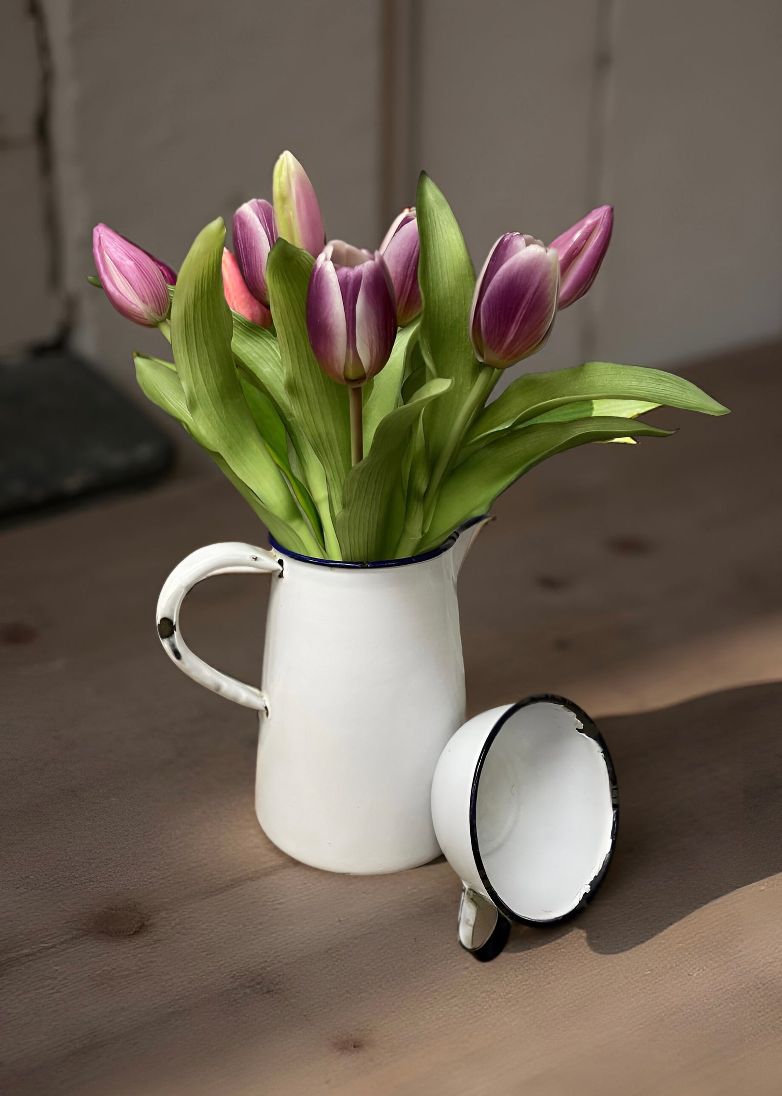ITEM 10170 LVW - 12" LAVENDER WHITE FRESH TOUCH DYNASTY TULIP BUNDLE (4 FLOWERS & 3 BUDS TO A BUNDLE)