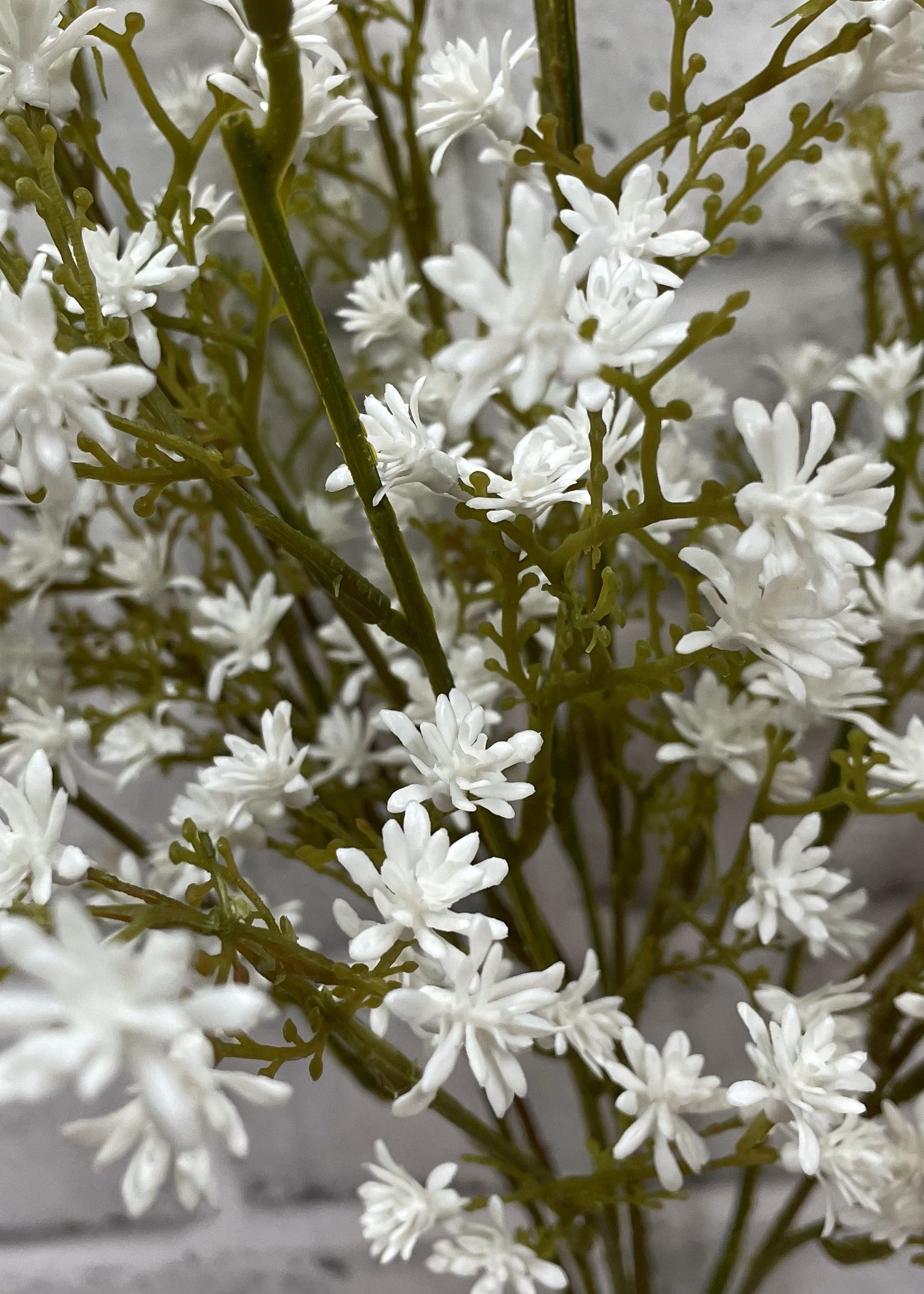 ITEM 10192 W - 22" WHITE SEEDUM SEED BUSH