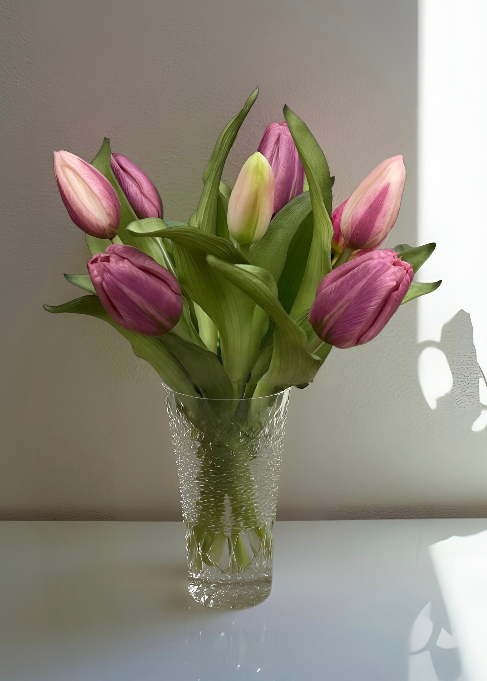 ITEM 10194 LTPLUM(AVAILABLE) - 12" FRESH TOUCH LIGHT PLUM FORMOSA TULIP BUNDLE (4 FLOWERS & 3 BUDS TO A BUNDLE)