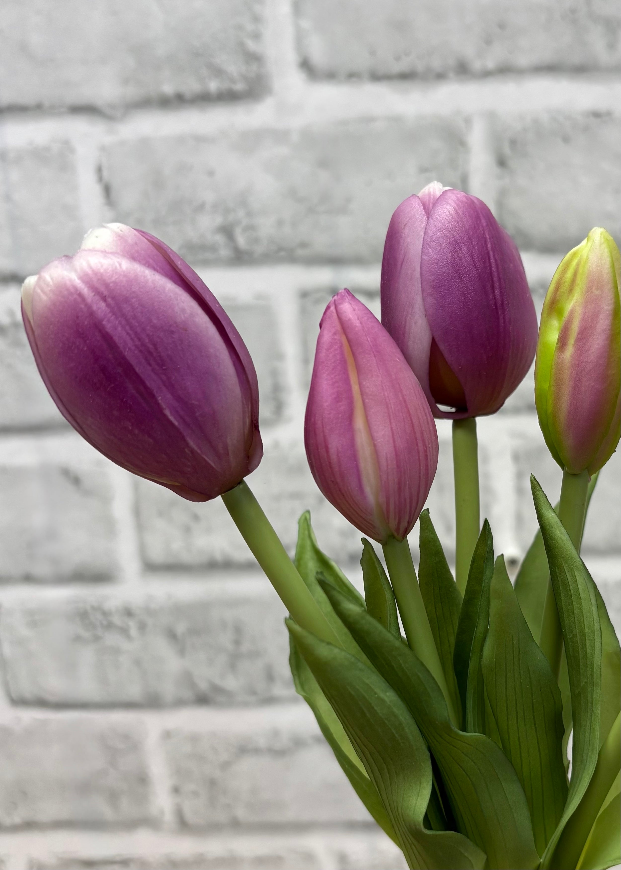 ITEM 10209 LVW(AVAILABLE) - 9.5" FRESH TOUCH MINI DYNASTY LAVENDER WHITE TULIP BUNDLE (3 HEADS, 2 BUDS)