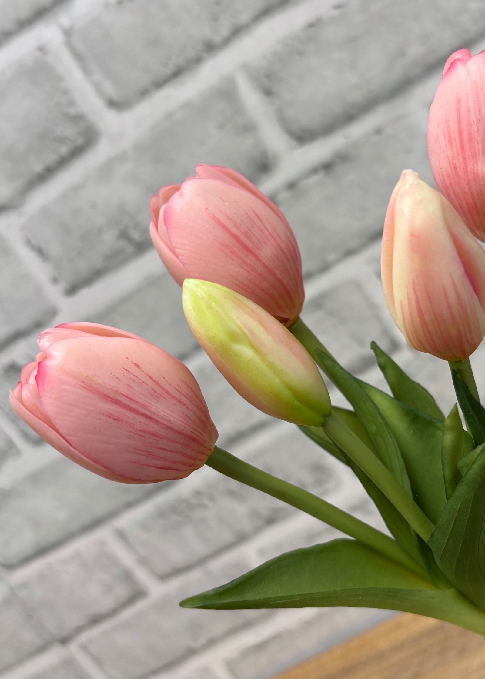 ITEM 10209 PK - 9.5" FRESH TOUCH MINI DYNASTY LAVENDER WHITE TULIP BUNDLE (3 HEADS, 2 BUDS)