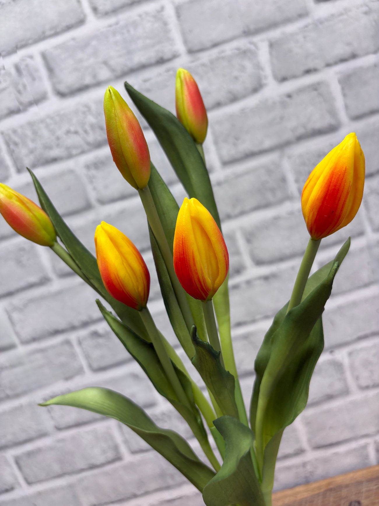 ITEM 10210 O - 18.5" FRESH TOUCH ORANGE TULIP BUD BUNDLE WITH 6 BUDS
