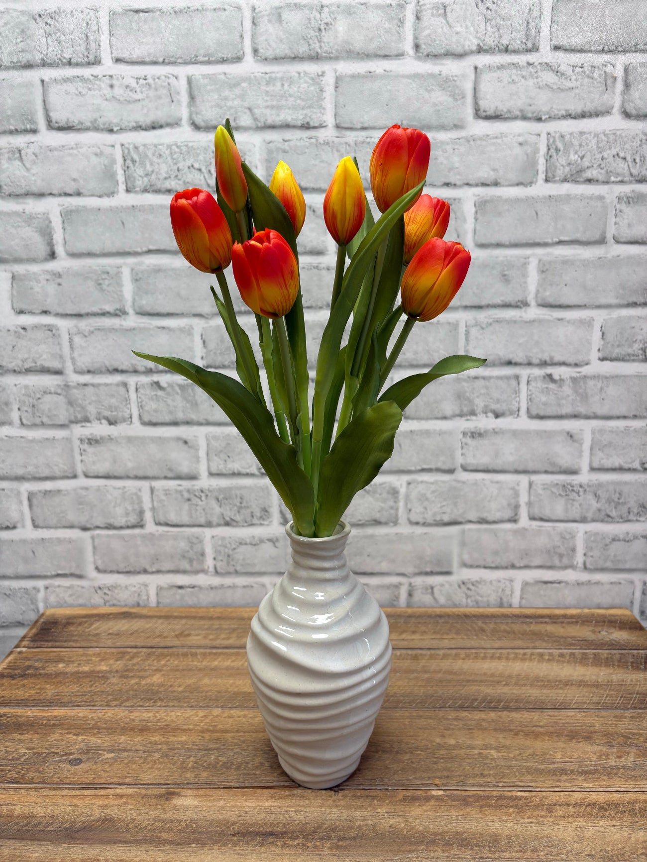 ITEM 10211 O - 18.5" FRESH TOUCH DYNASTY ORANGE TULIP BUNDLE (6 FLOWERS, 4 BUDS)