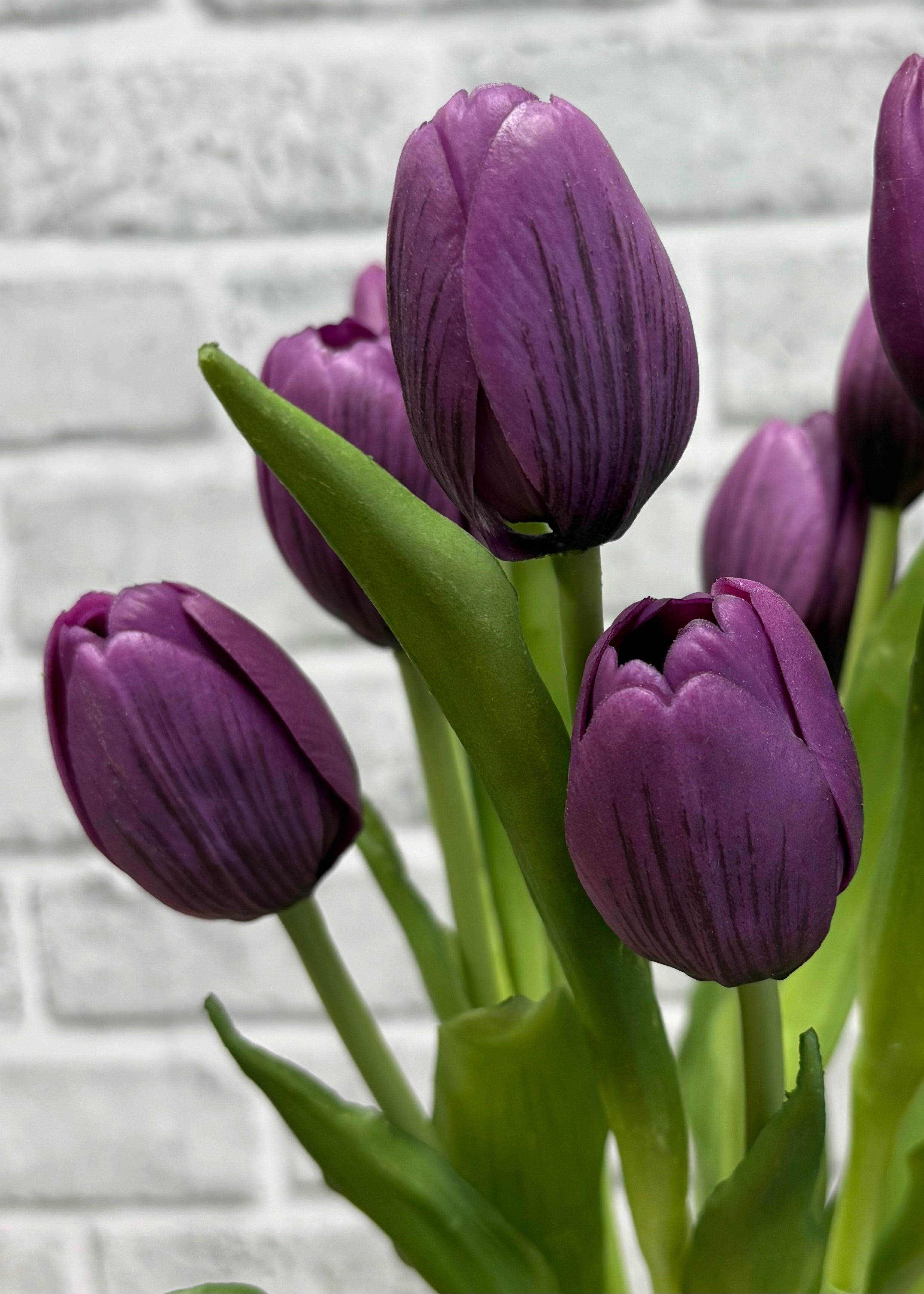 ITEM 10211 PUR - 18.5" FRESH TOUCH DYNASTY PURPLE TULIP BUNDLE (6 FLOWERS, 4 BUDS)
