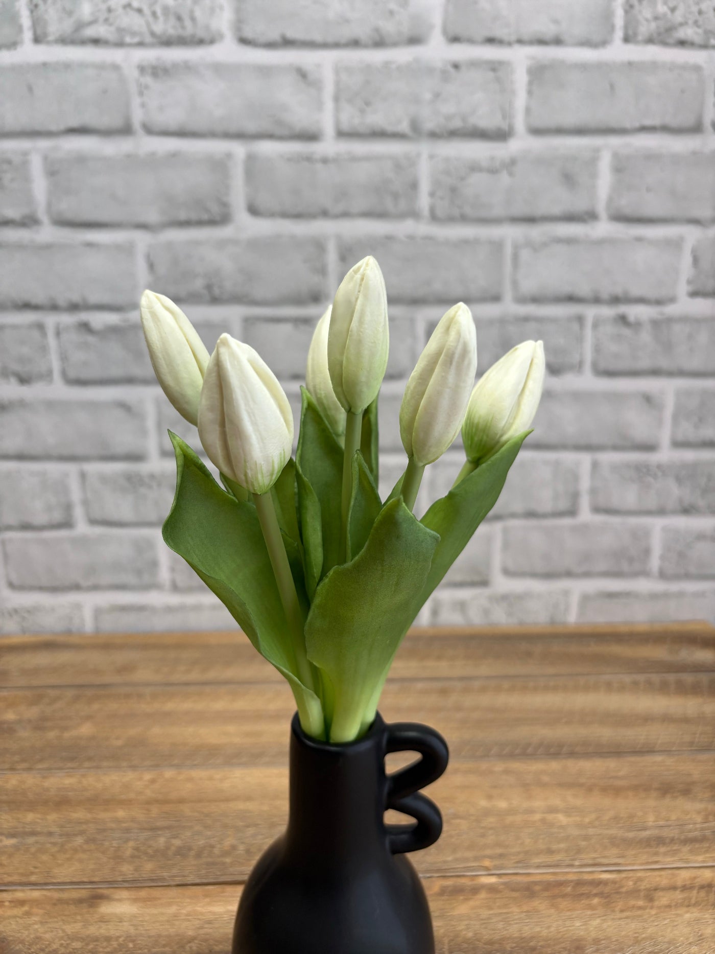 ITEM 10212 W - 11" FRESH TOUCH MINI WHITE TULIP BUD BUNDLE WITH 6 BUDS