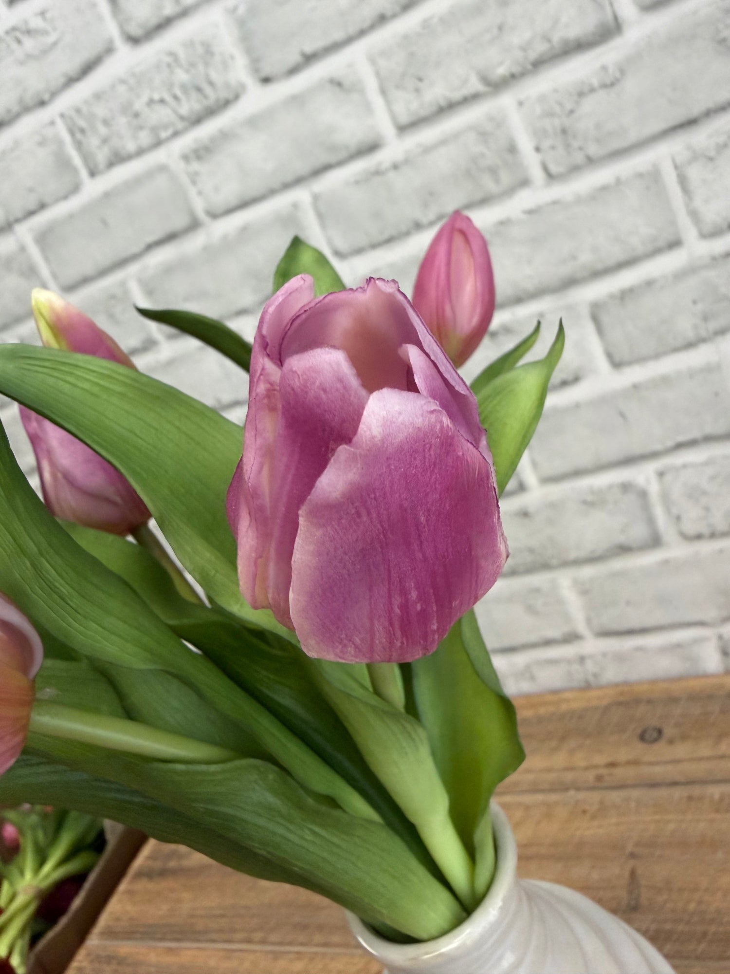 ITEM 10213 LVW - 12" FRESH TOUCH FRENCH LAVENDER WHITE TULIP BUNDLE (4 FLOWERS & 3 BUDS TO A BUNDLE)