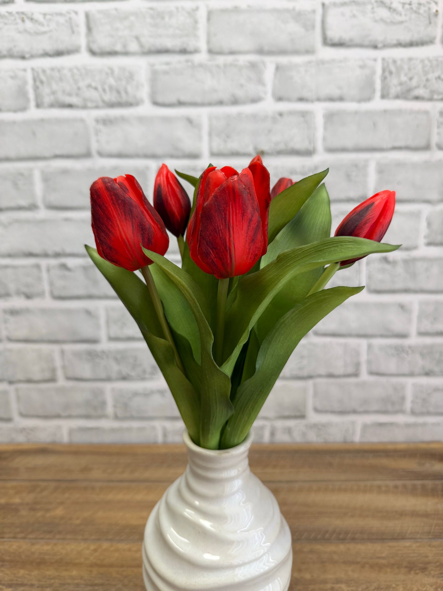 ITEM 10213 RED - 12" FRESH TOUCH FRENCH RED TULIP BUNDLE (4 FLOWERS & 3 BUDS TO A BUNDLE)