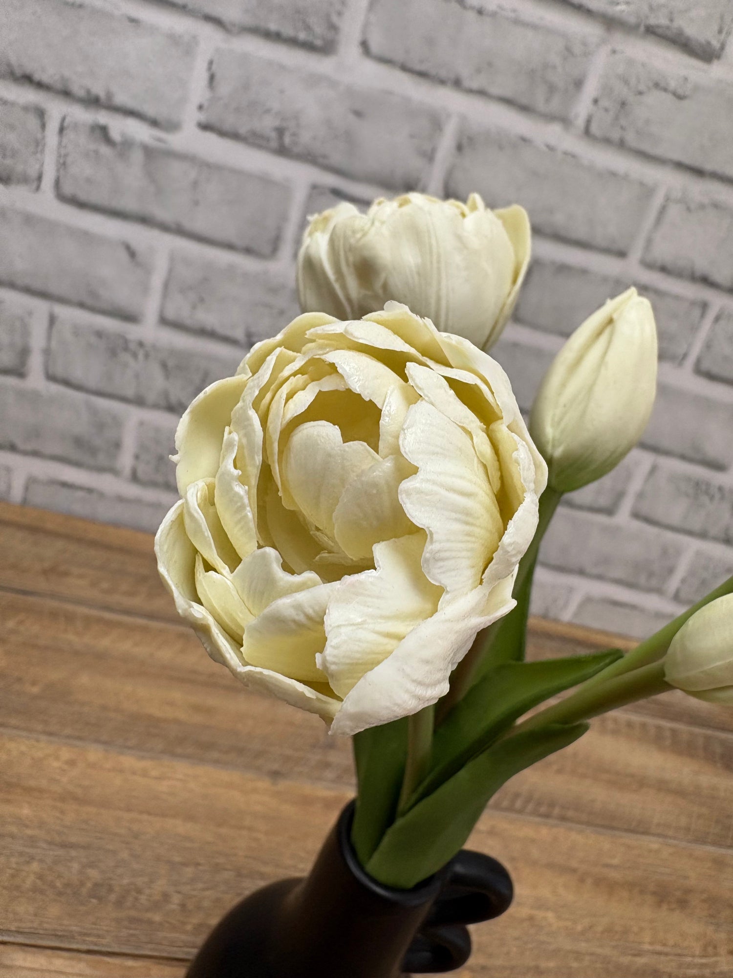 ITEM 10214 W - 10" FRESH TOUCH MINI AVANT GARDE PEONY WHITE TULIP BUNDLE (3 HEADS, 2 BUDS)