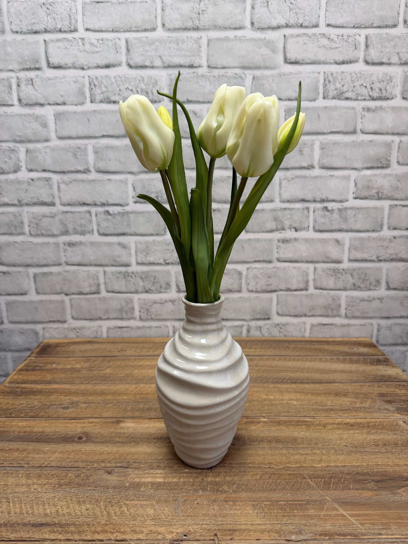 ITEM 10215 W - 16" WHITE FRESH TOUCH TRIUMPH TULIP BUNDLE WITH 3 HEADS & 2 BUDS