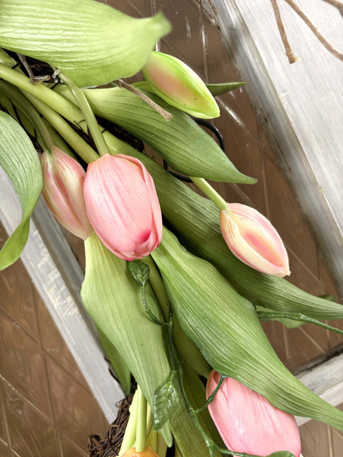 ITEM 10216 PK - 12" INSIDE DIM - 22" OUTSIDE DIM PINK FRESH TOUCH DYNASTY TULIP WREATH