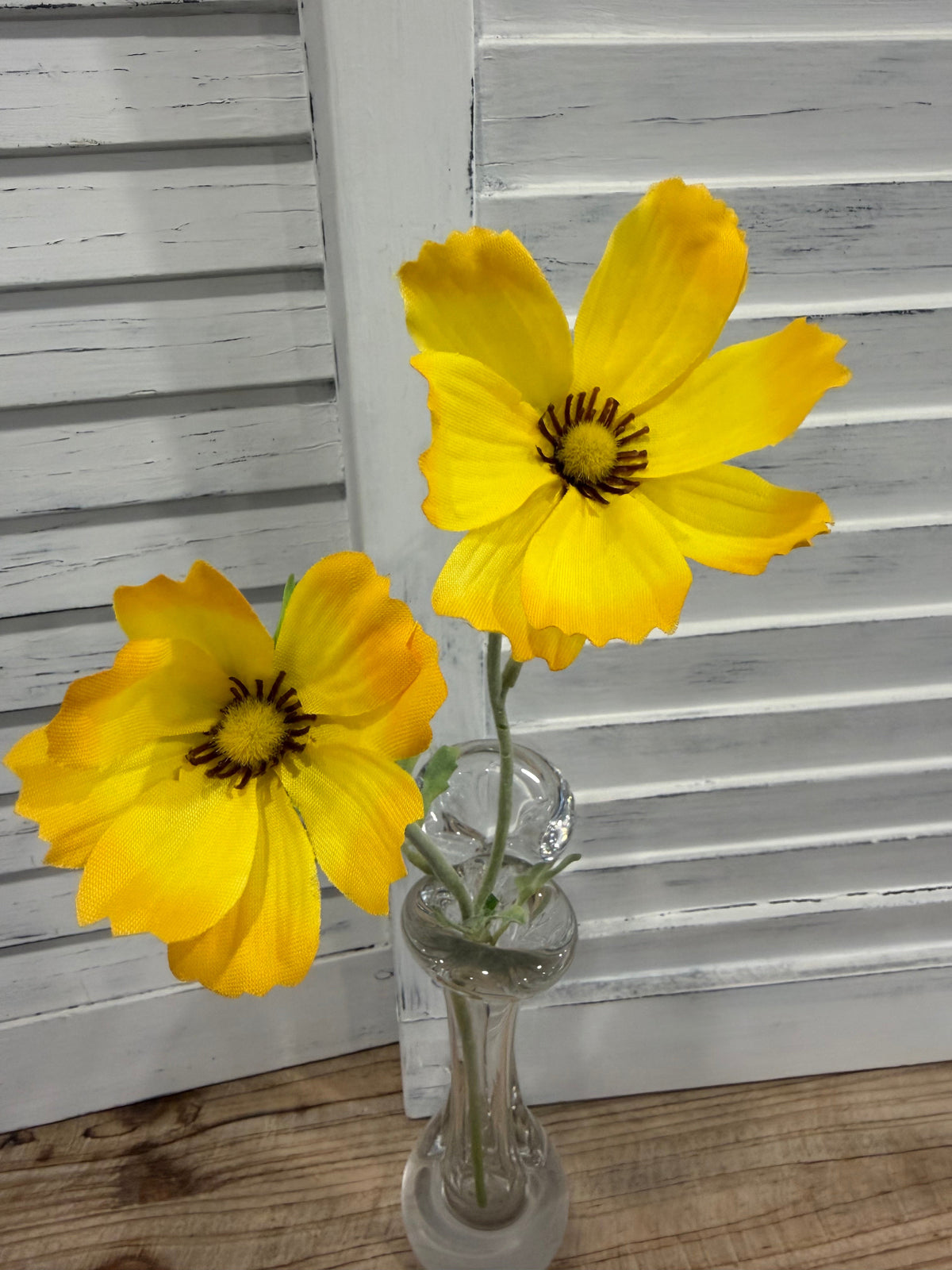 ITEM 10264 Y - 16" YELLOW COSMO SPRAY WITH 2 HEADS