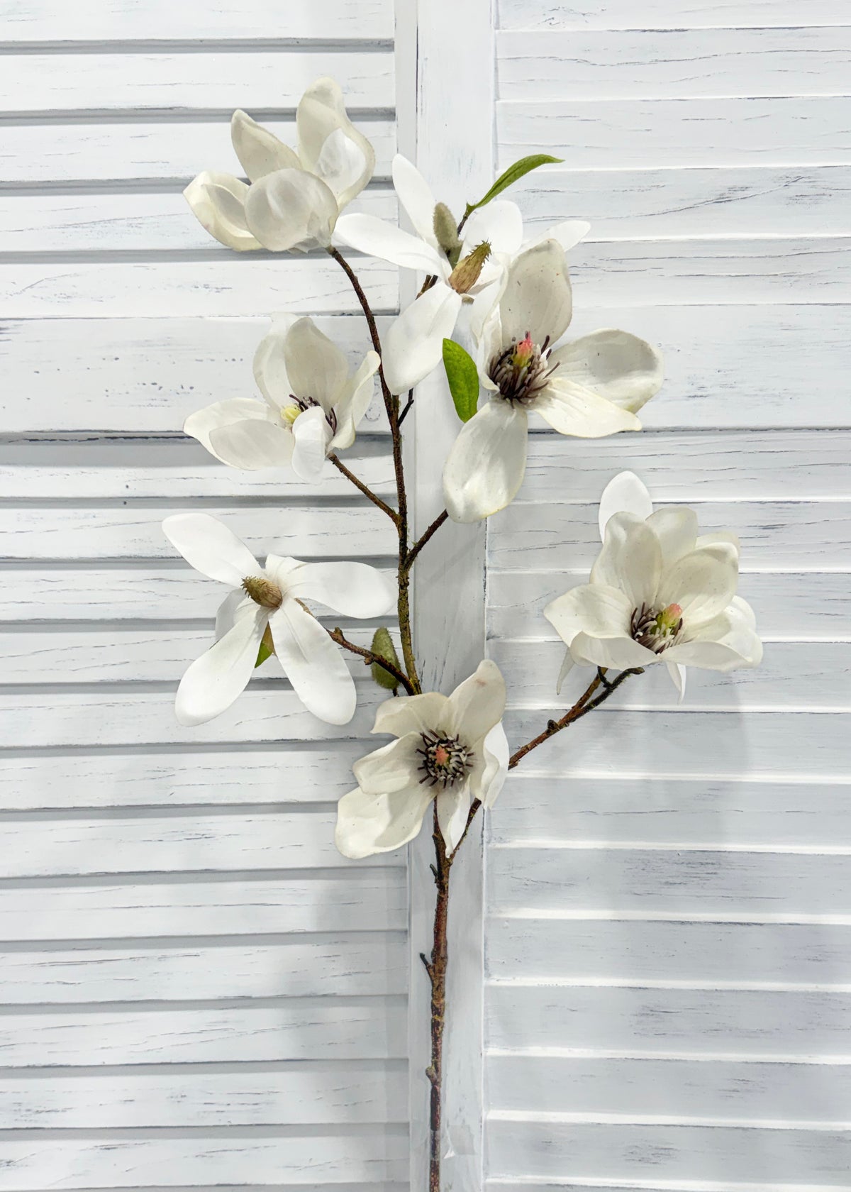 ITEM 10272 W - 33" WHITE FRESH TOUCH MAGNOLIA SPRAY WITH 7 HEADS