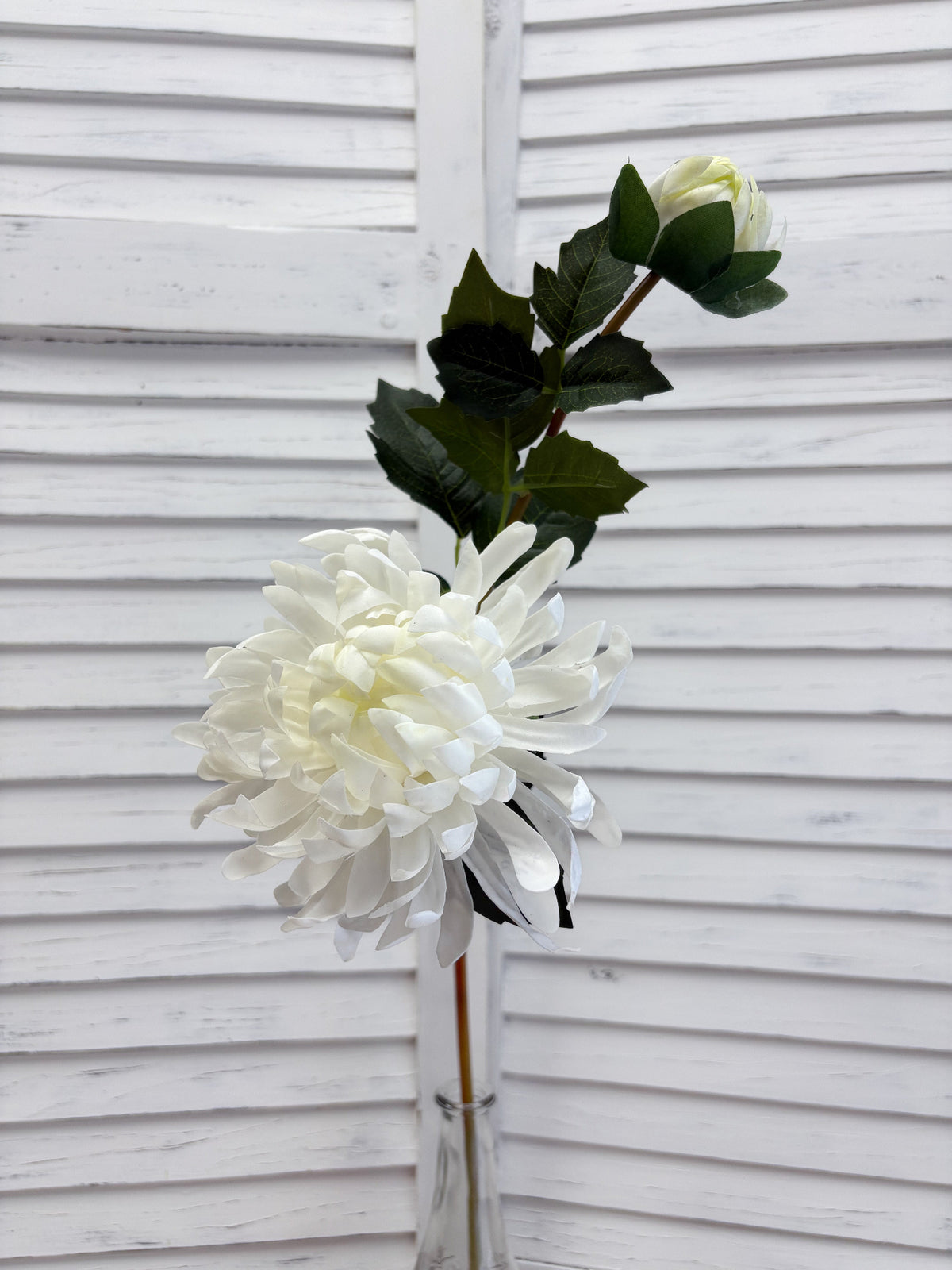 ITEM 10285 W - 24" WHITE FRESH TOUCH SPIDER MUM STEM