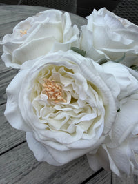 ITEM 10295 W - 11.5" WHITE FRESH TOUCH GARDEN ROSE BUNDLE WITH 6 STEMS
