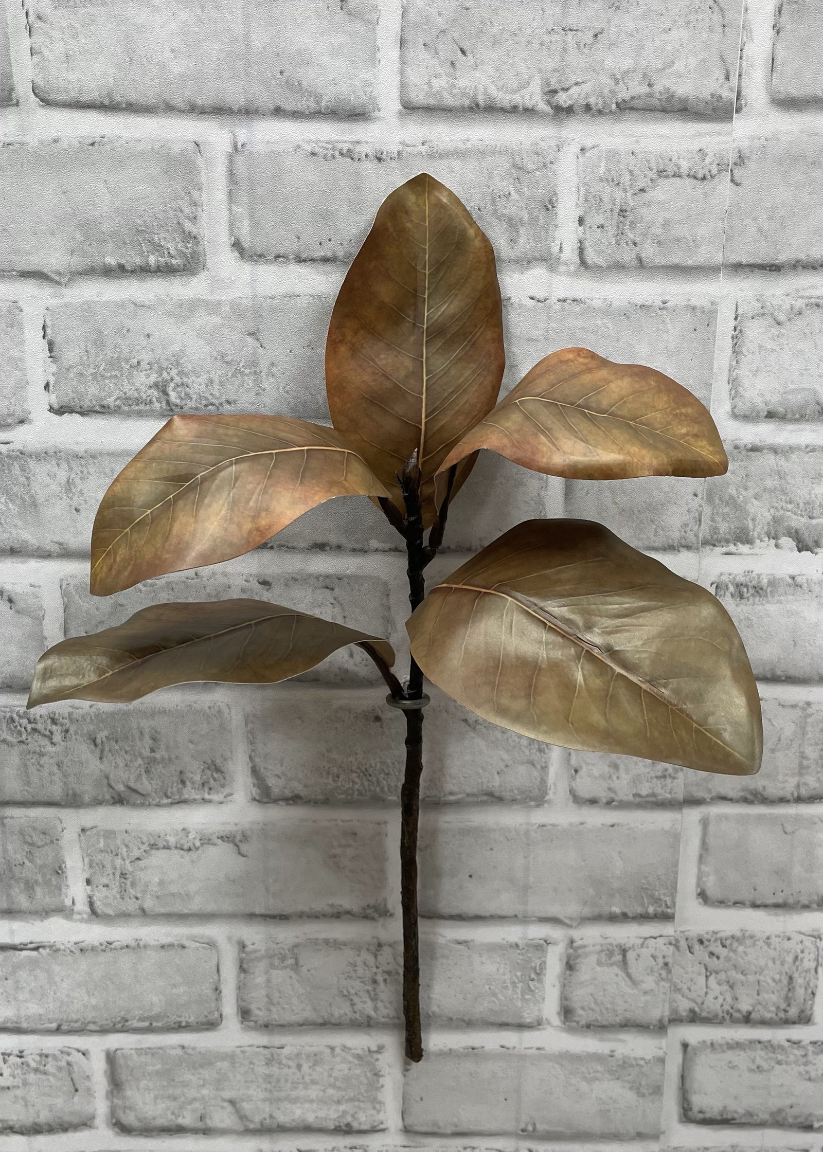 ITEM 11480 GR - 18" GREEN MAGNOLIA SPRAY