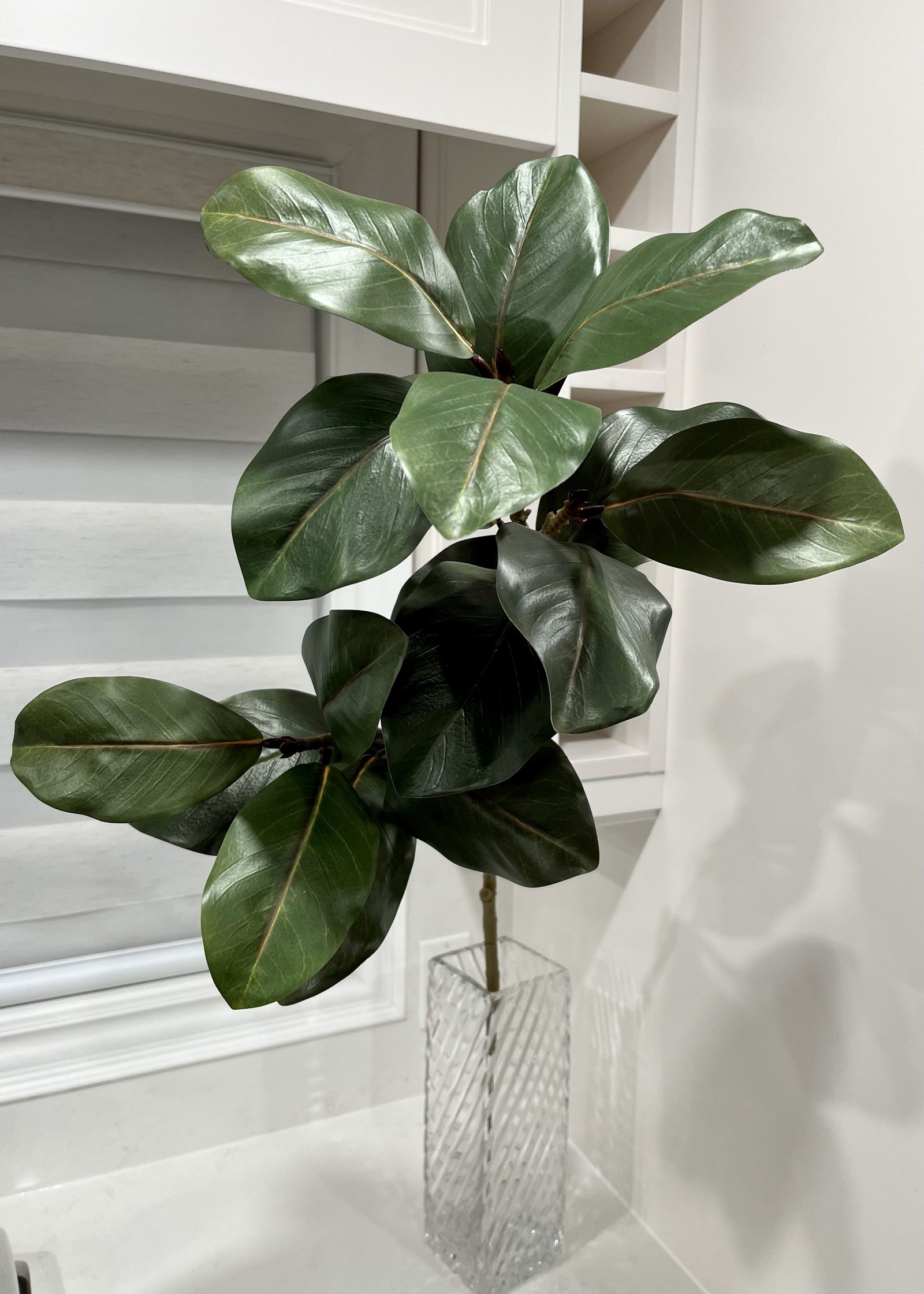 ITEM 11482 GR - 45" GREEN MAGNOLIA SPRAY