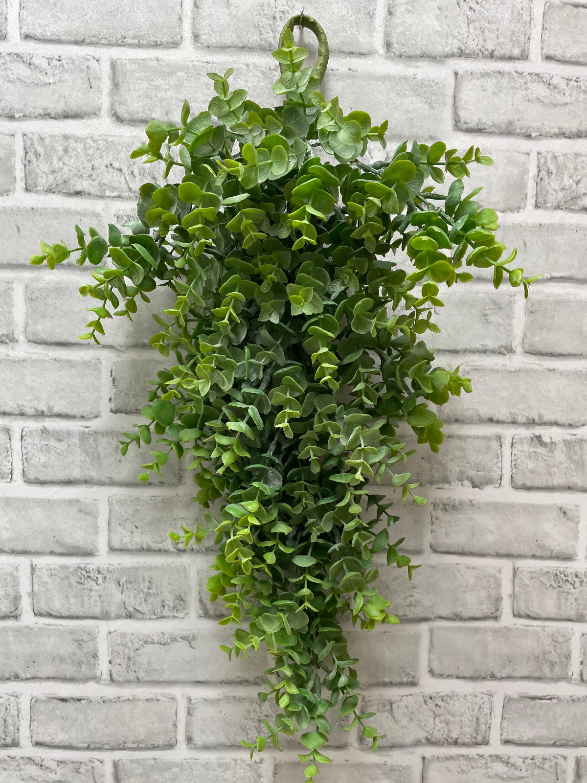 ITEM 11597 GR - 24" GREEN EUCALYPTUS TEAR DROP