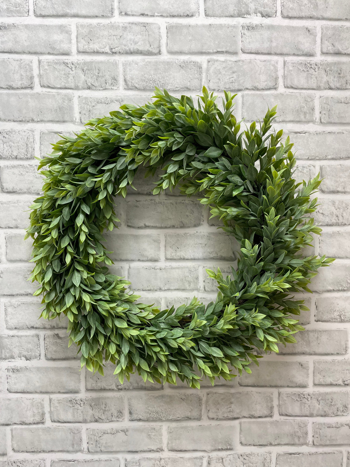 ITEM 11602 - 12" INSDIE DIM, 20" OUTSIDE DIM RUSCUS WREATH