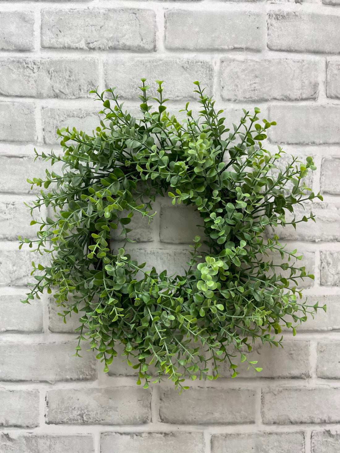 ITEM 11612 - 6" INSDIE DIM, 14" OUTSIDE DIM BABY TEARS WREATH