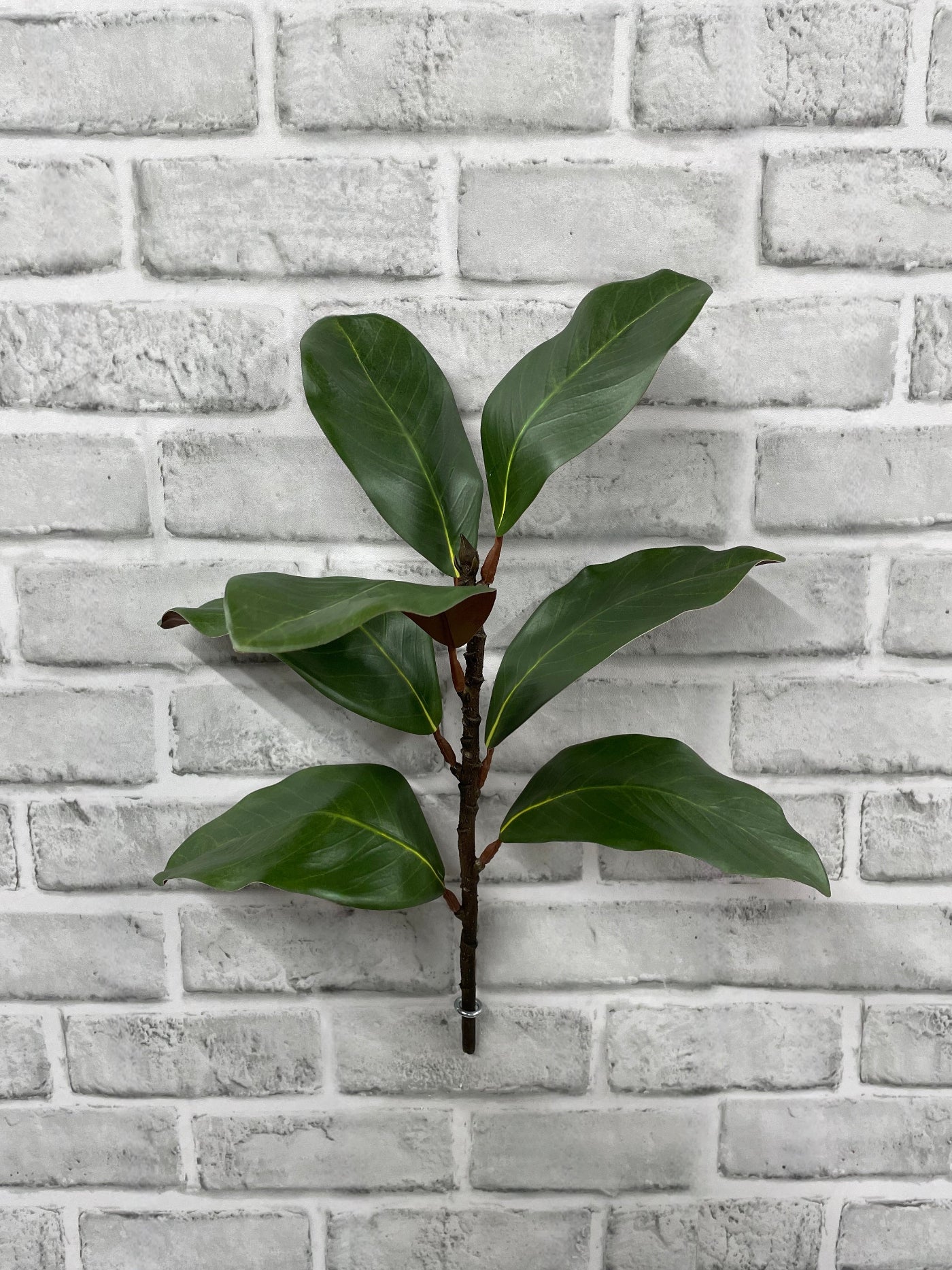 ITEM 11663 GR - 17" GREEN MAGNOLIA SPRAY WITH 7 LEAVES
