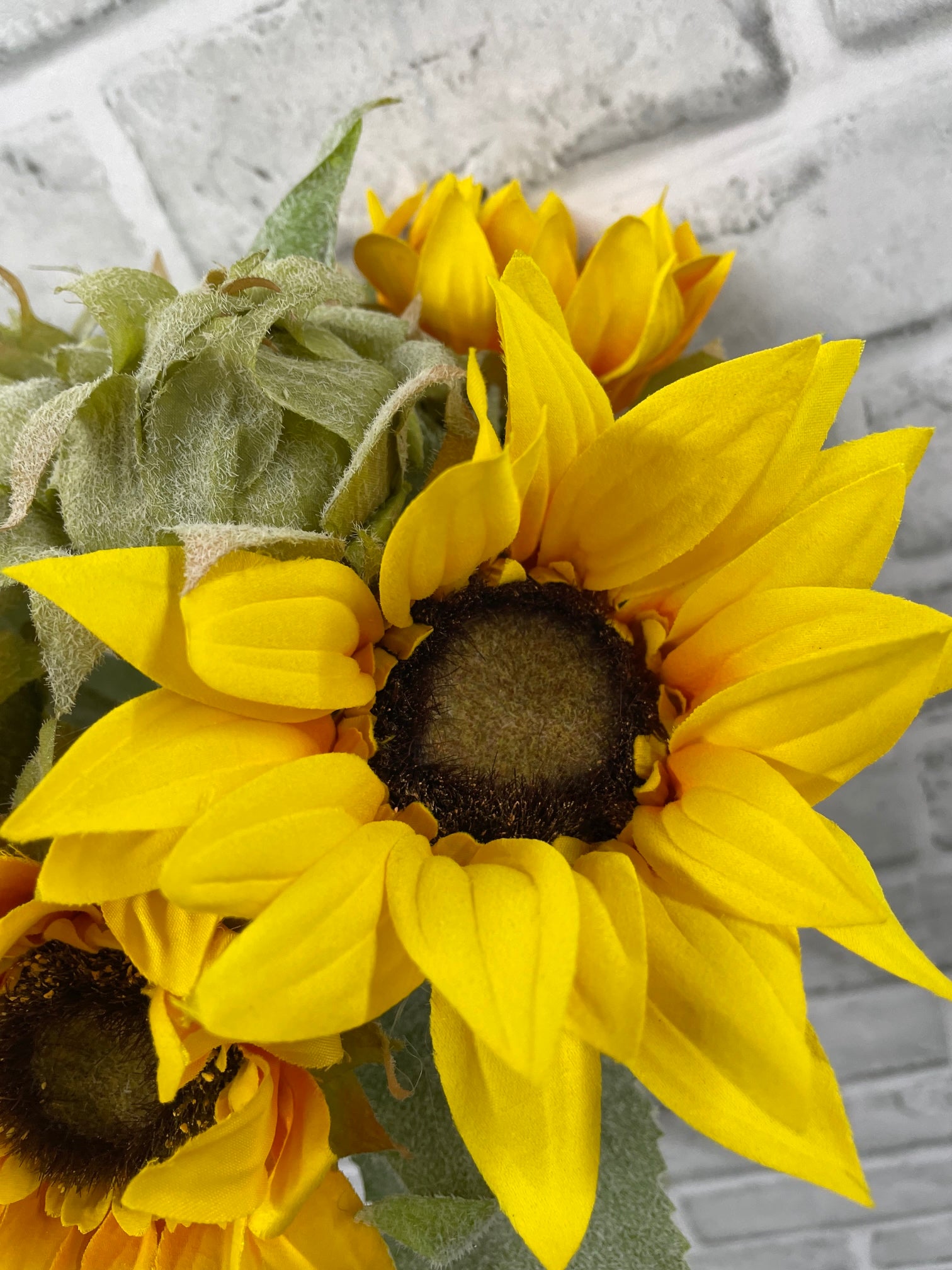ITEM 11675 - 16" SUNFLOWER BUNDLE WITH 6 STEMS