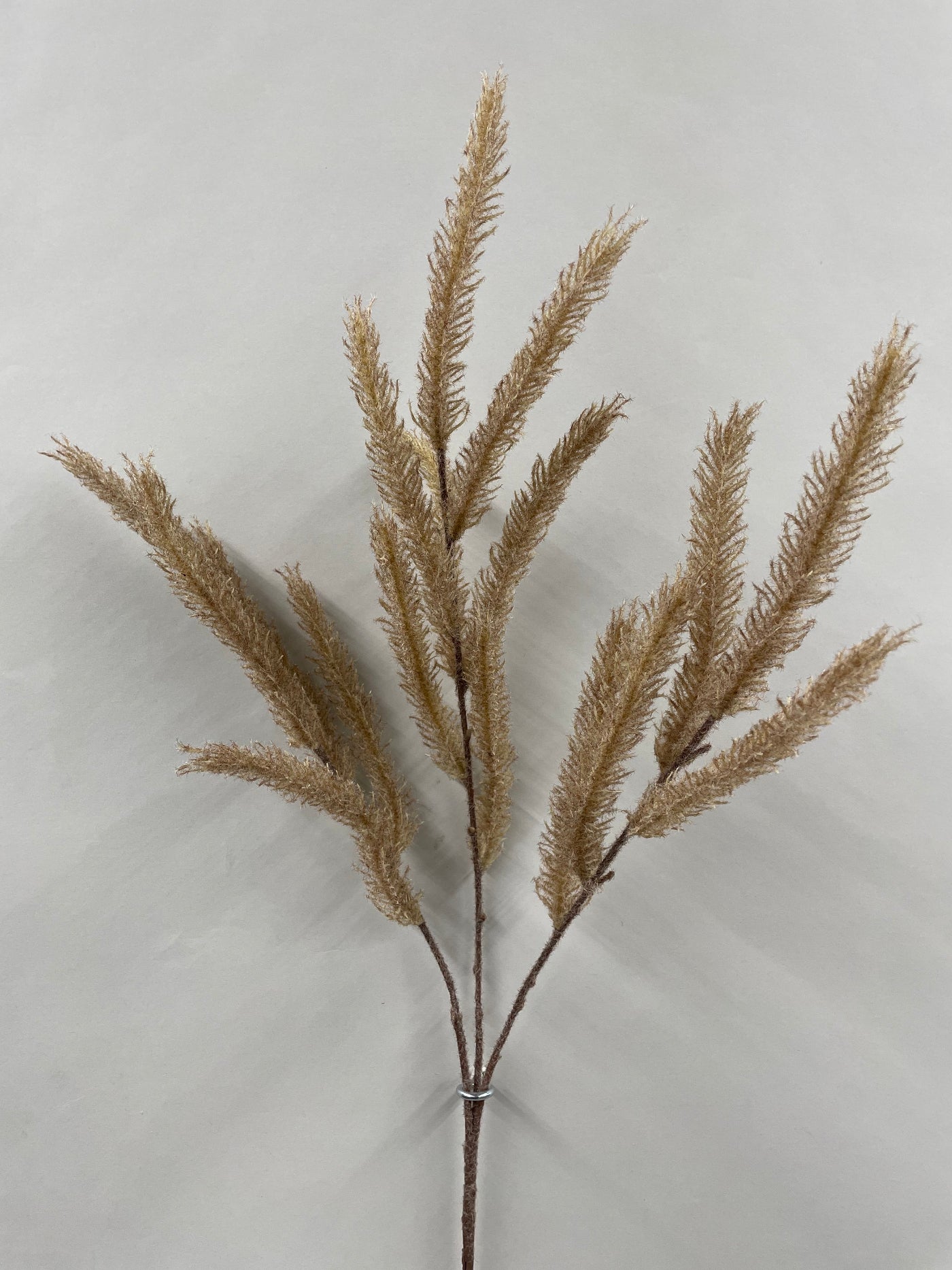 ITEM 11687 BROWN - 26" FALL BROWN FLOCKED DOG TAIL SPRAY