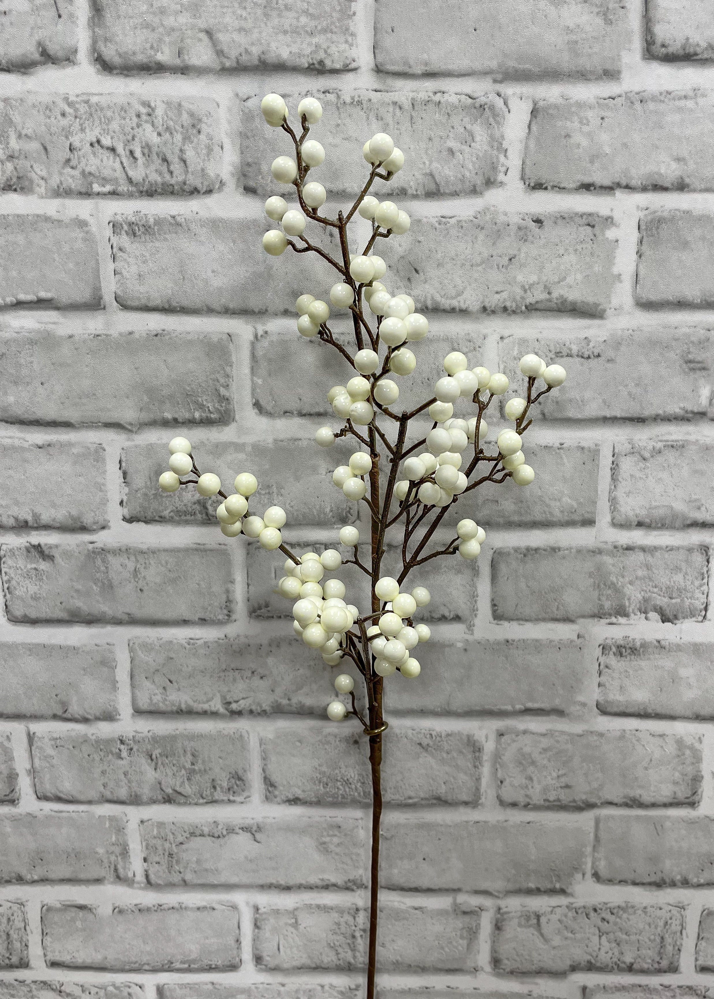 ITEM 81083 CM - 25" CREAM OUTDOOR BERRY SPRAY WITH 5 BRANCHES